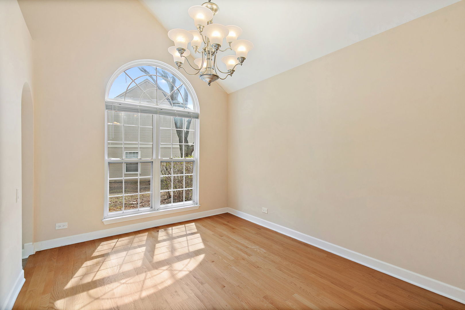 1415 Diamond Drive, Hoffman Estates, IL 60192