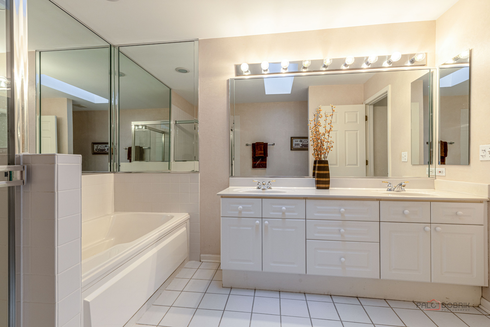 20 Ashford Court, Lincolnshire, IL 60069