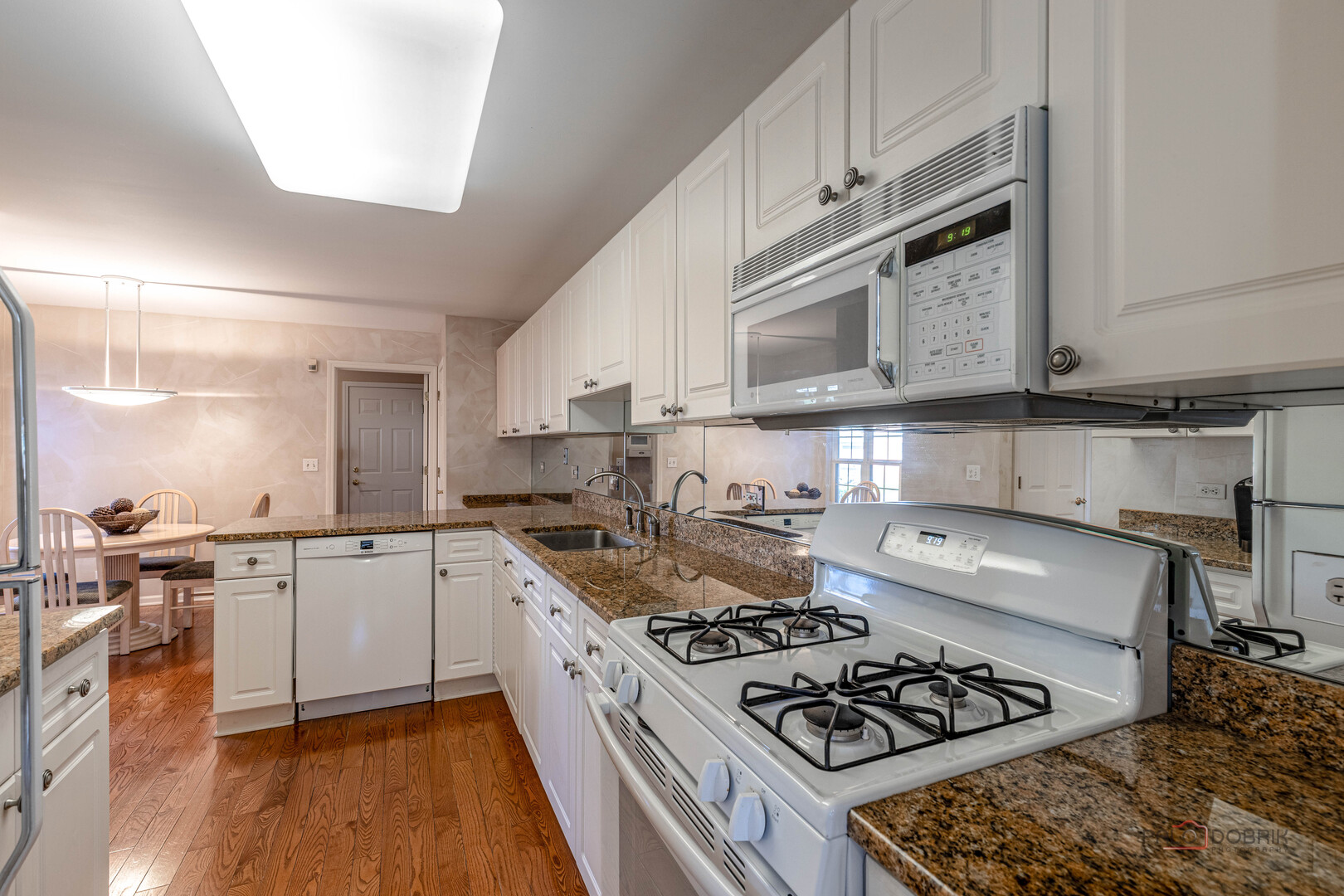 20 Ashford Court, Lincolnshire, IL 60069