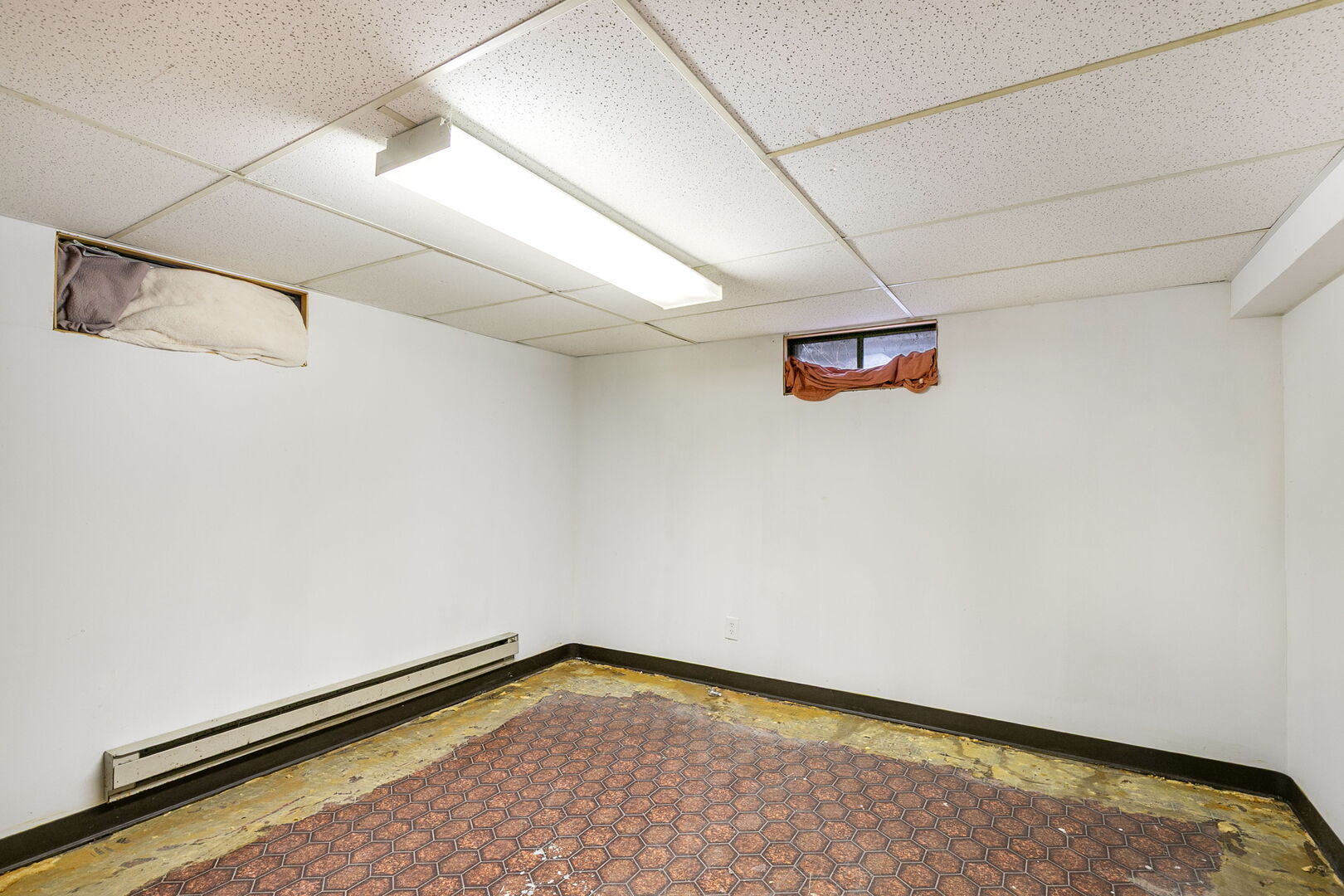 1714 Hebron Avenue, Zion, IL 60099