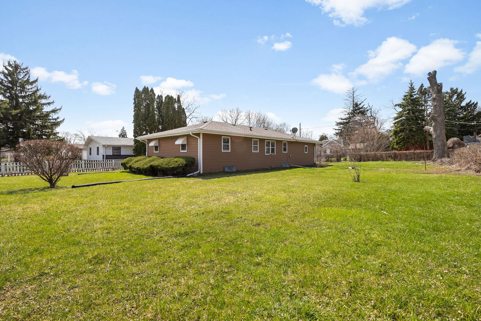 1714 Hebron Avenue, Zion, IL 60099