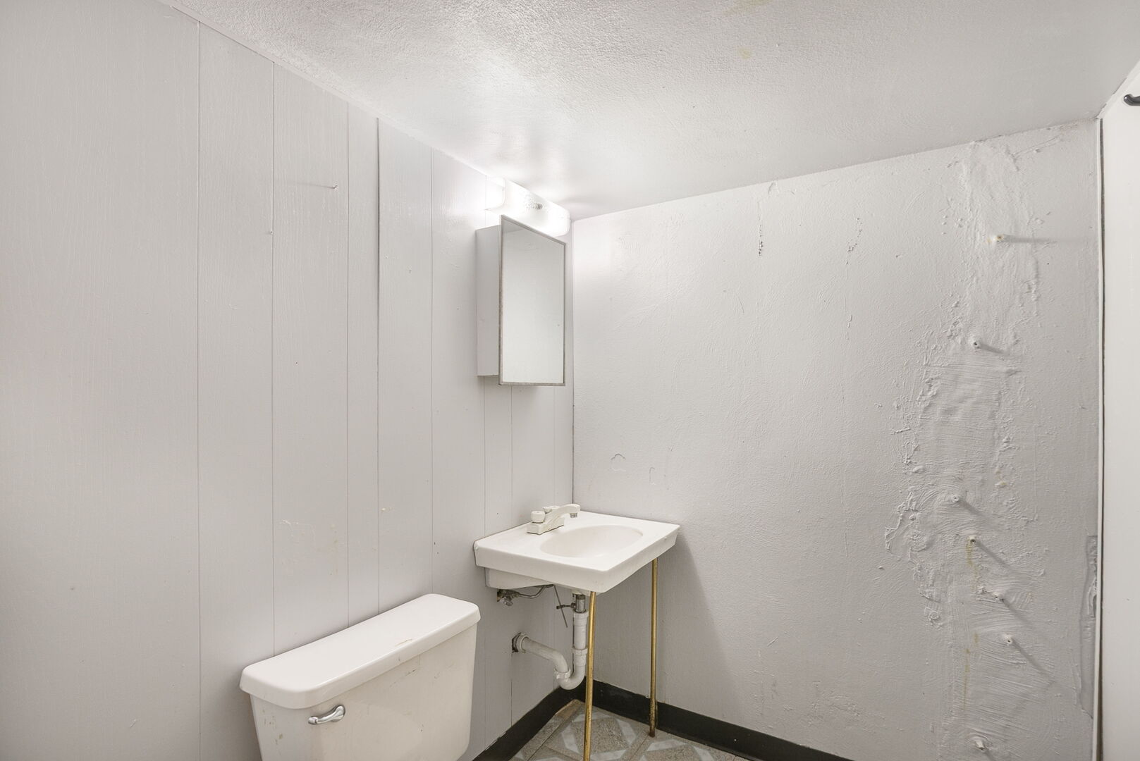 1714 Hebron Avenue, Zion, IL 60099