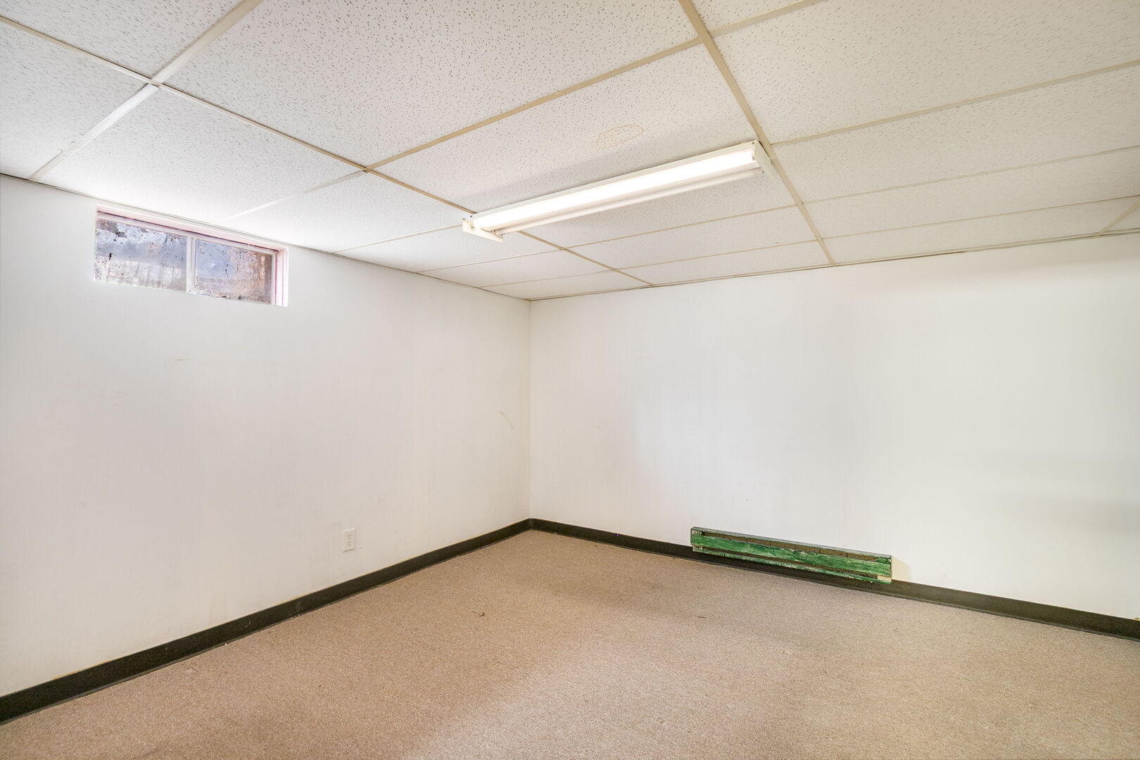 1714 Hebron Avenue, Zion, IL 60099