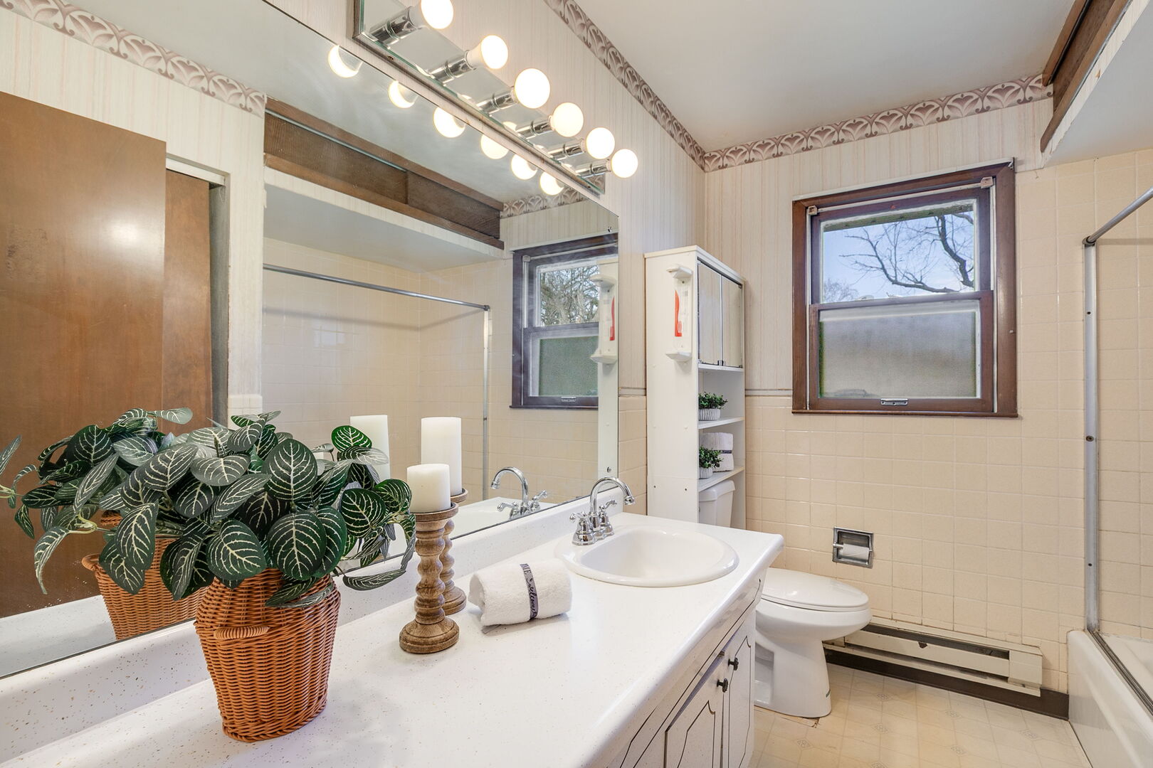 1714 Hebron Avenue, Zion, IL 60099