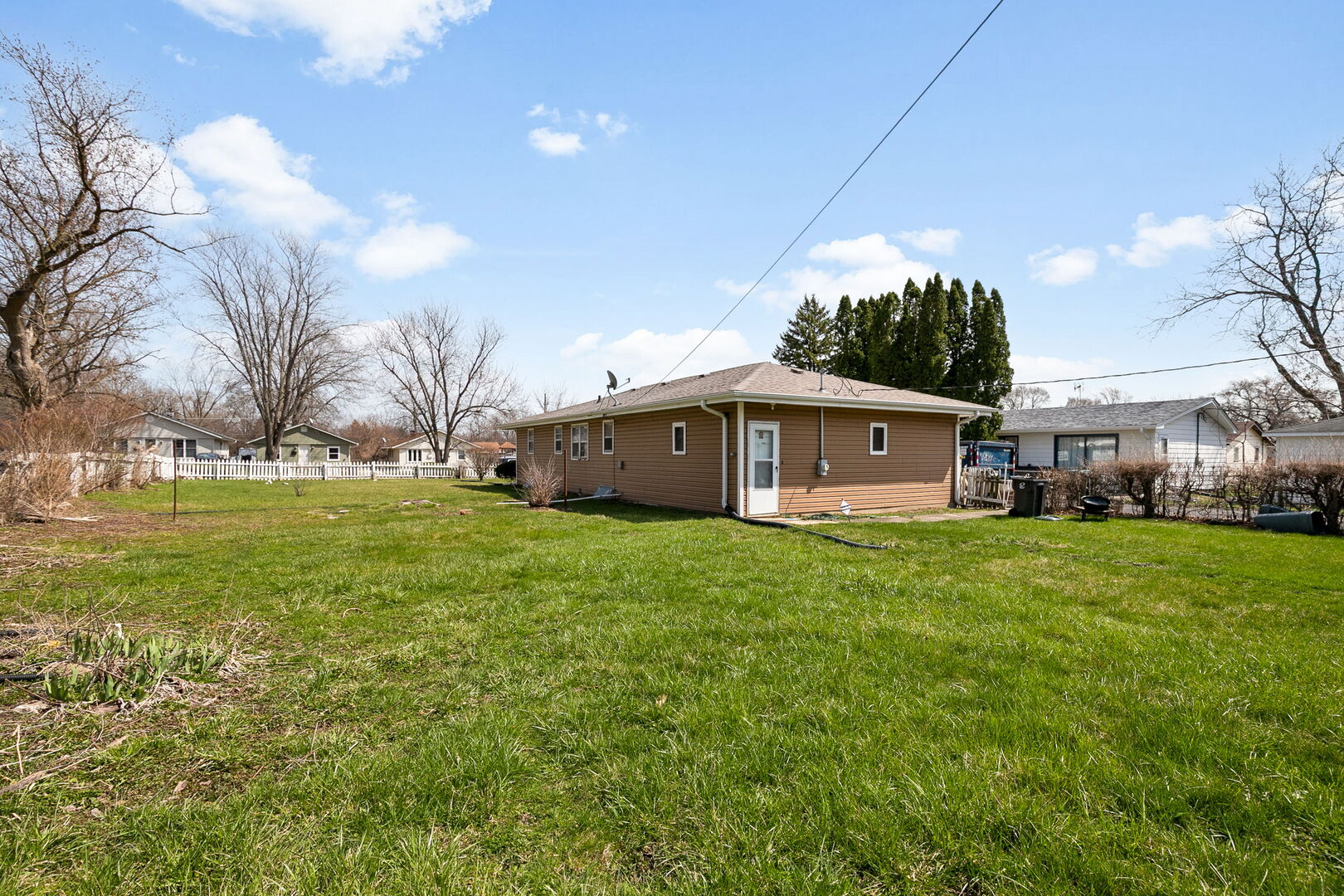 1714 Hebron Avenue, Zion, IL 60099