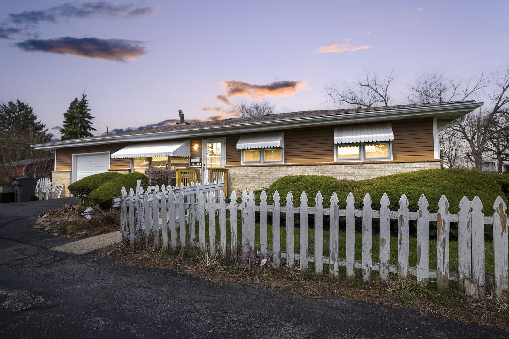 1714 Hebron Avenue, Zion, IL 60099