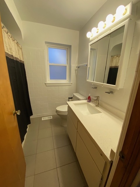 1806 Grove Avenue #1, Berwyn, IL 60402