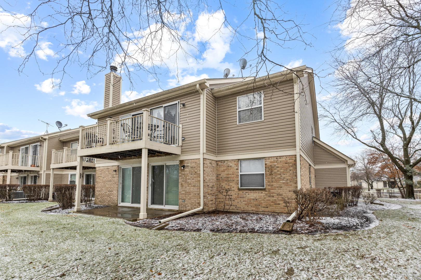 2838 Meadow Lane #W-2, Schaumburg, IL 60193