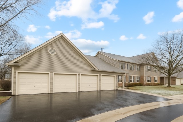 2838 Meadow Lane #W-2, Schaumburg, IL 60193