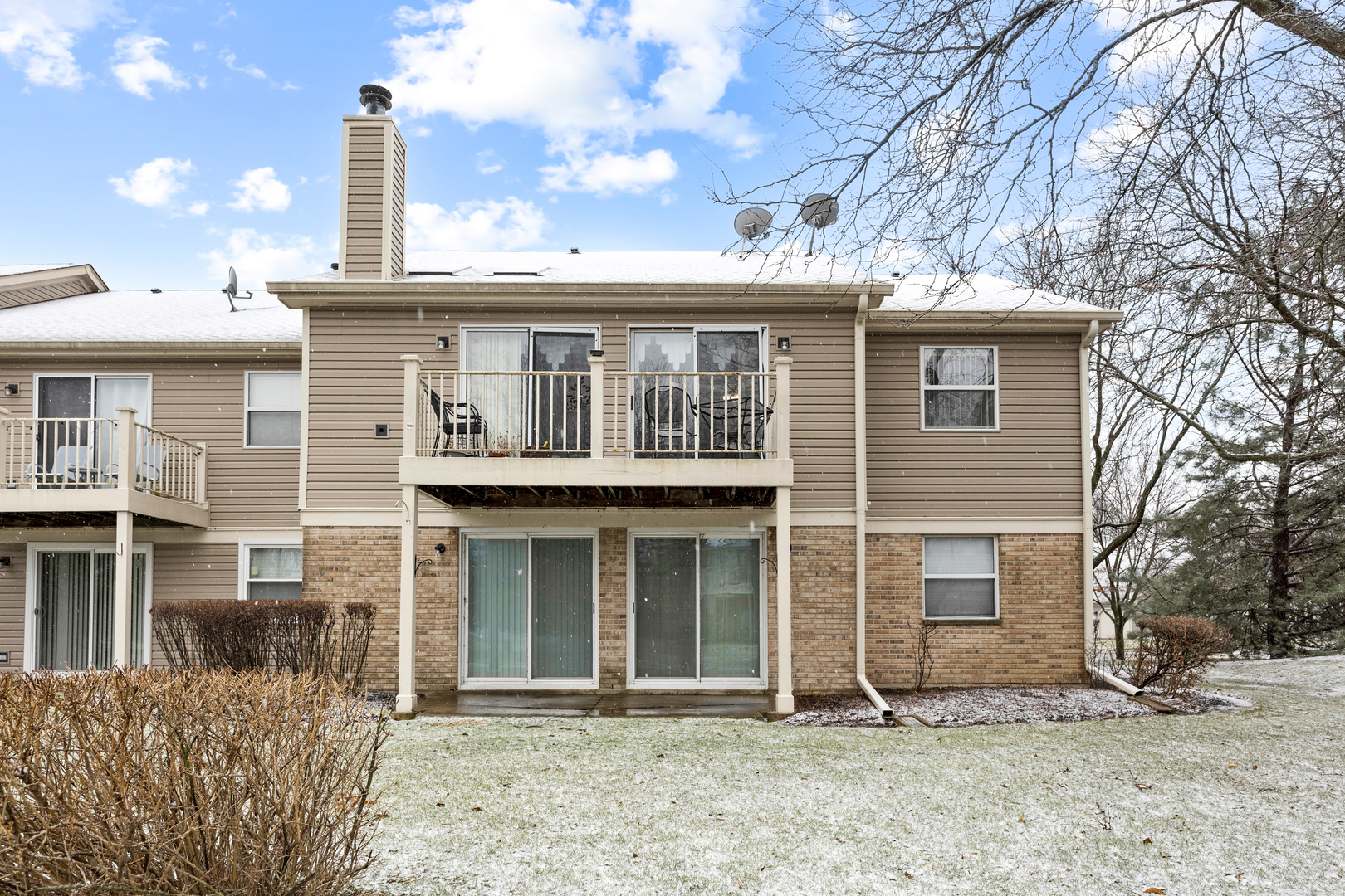2838 Meadow Lane #W-2, Schaumburg, IL 60193
