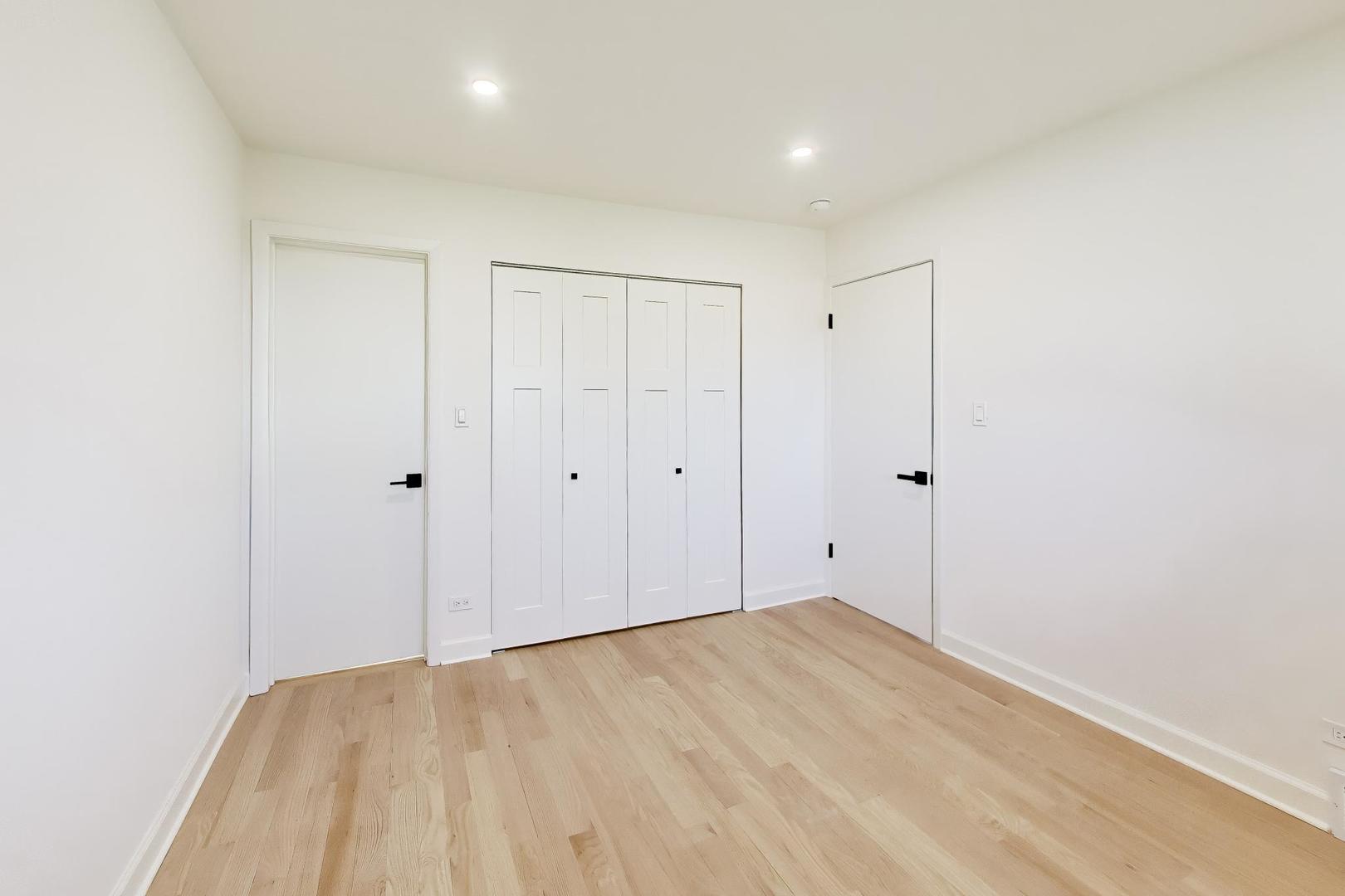 656 Jon Lane, Des Plaines, IL 60016