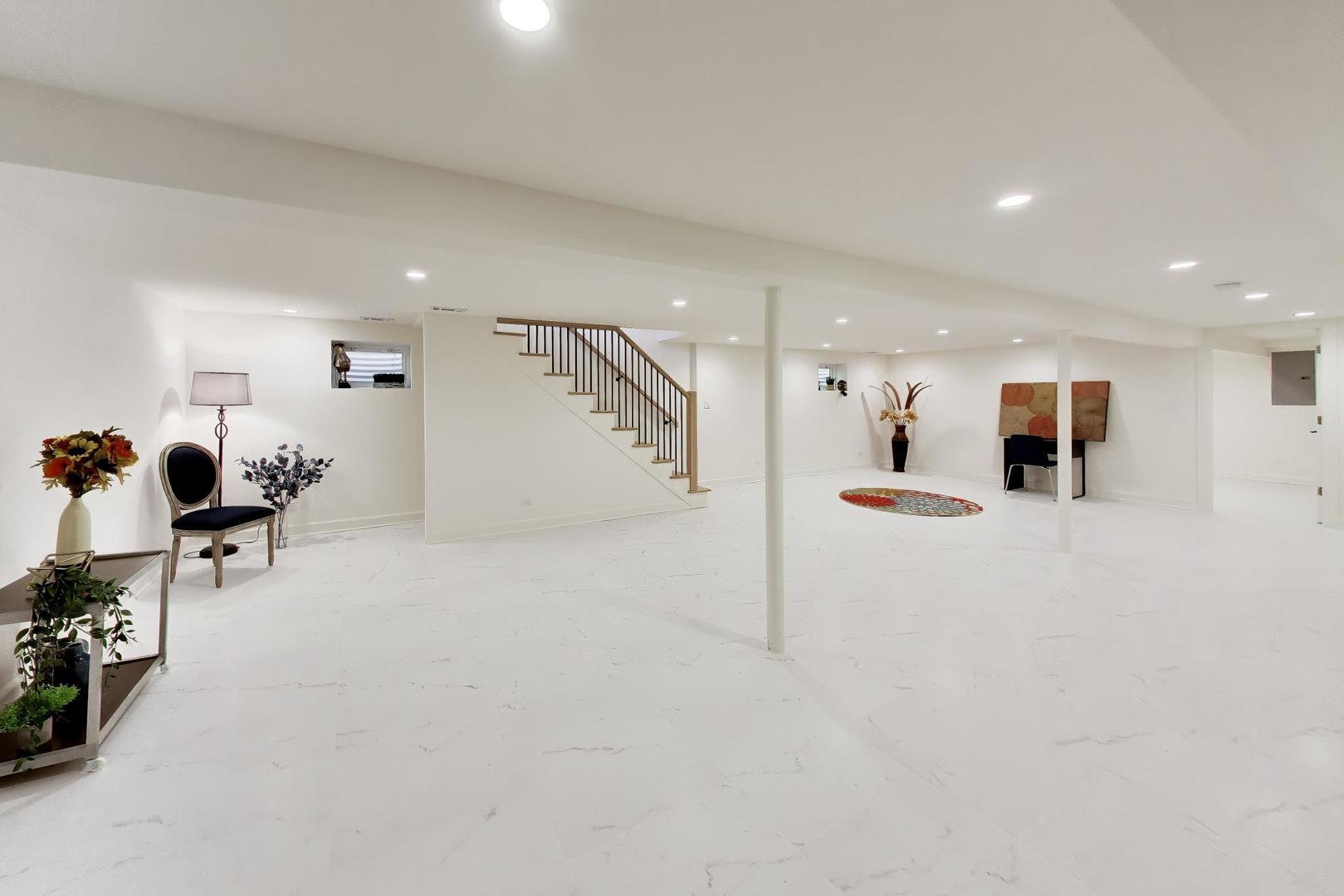 656 Jon Lane, Des Plaines, IL 60016