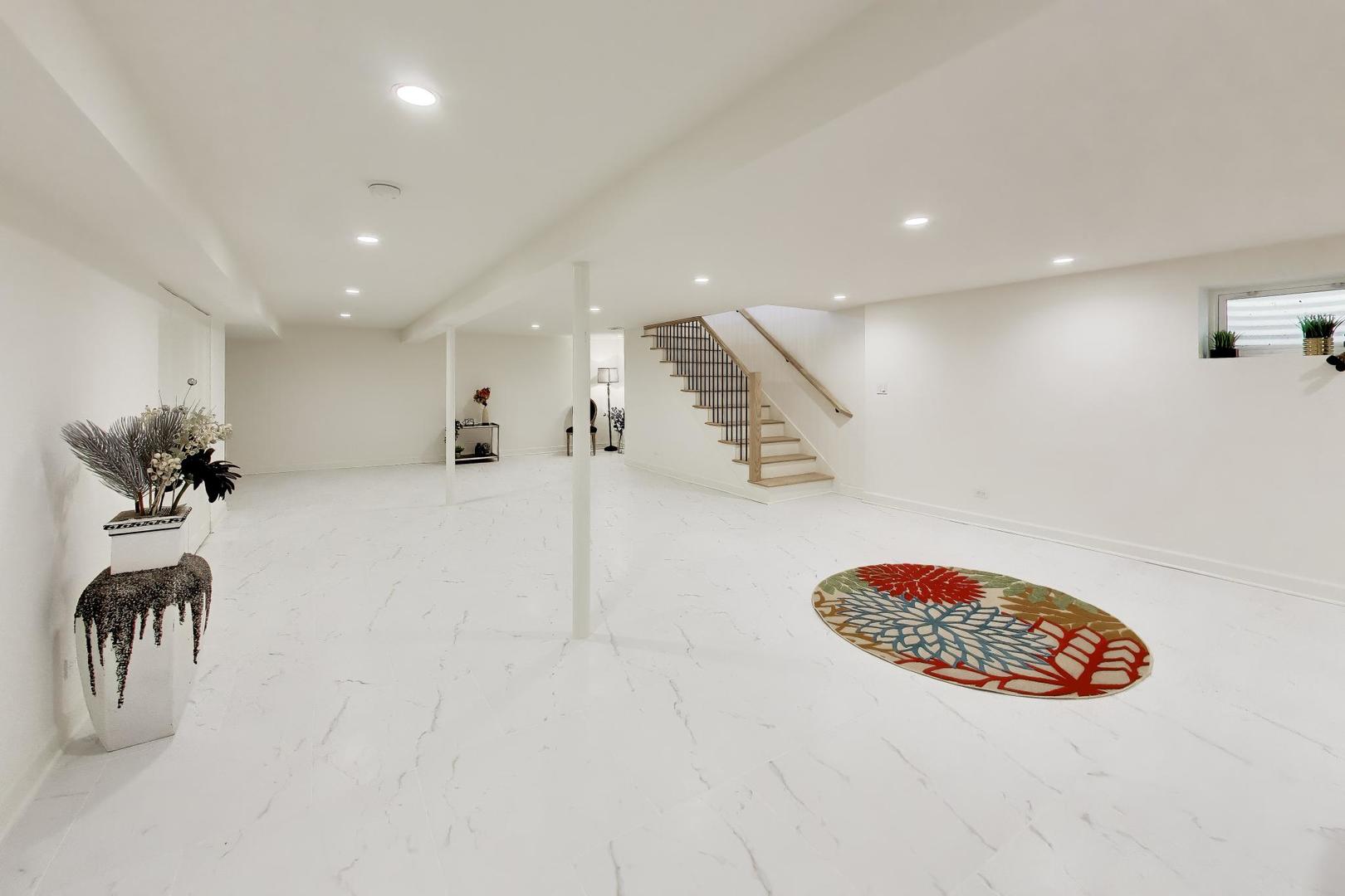 656 Jon Lane, Des Plaines, IL 60016