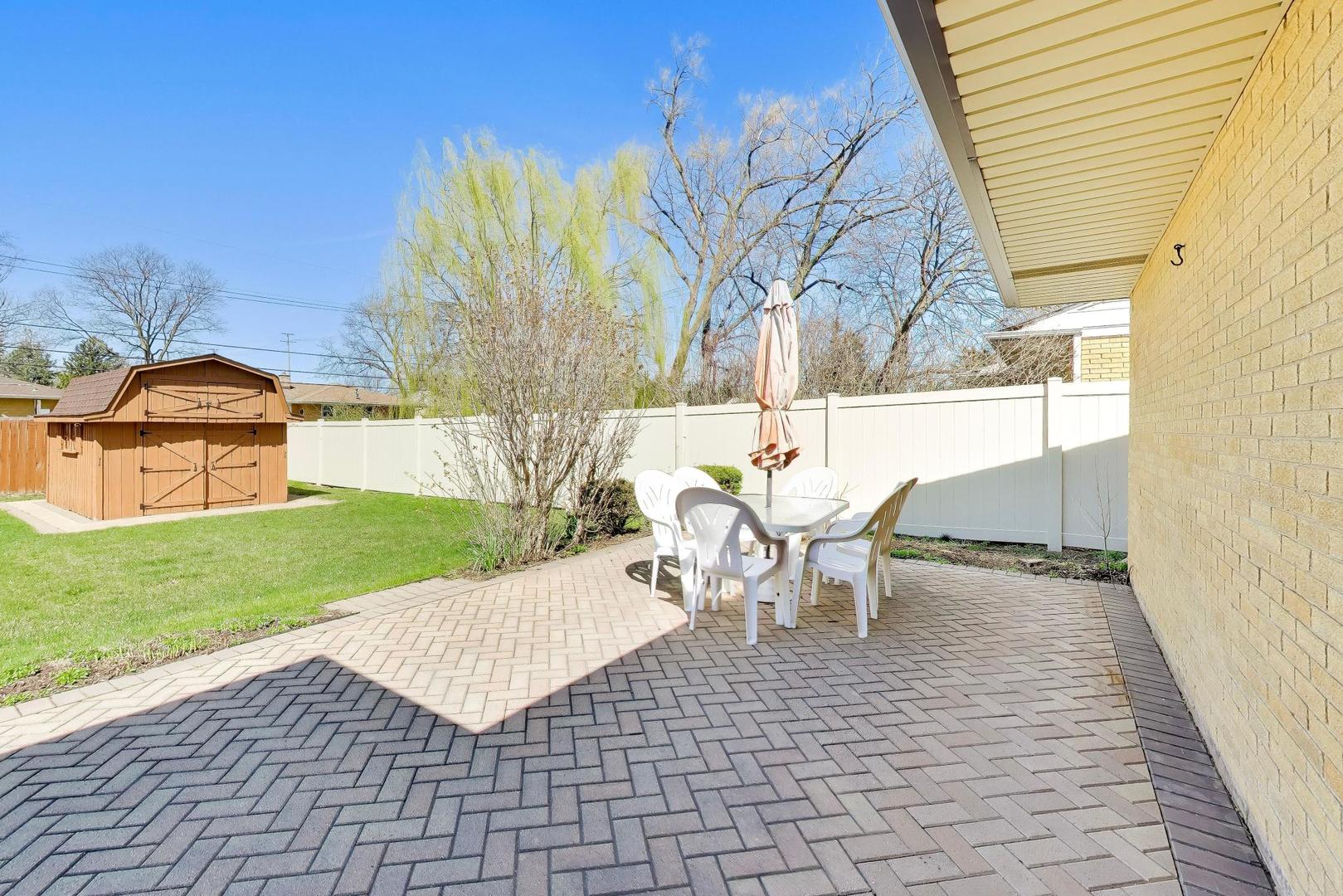 656 Jon Lane, Des Plaines, IL 60016