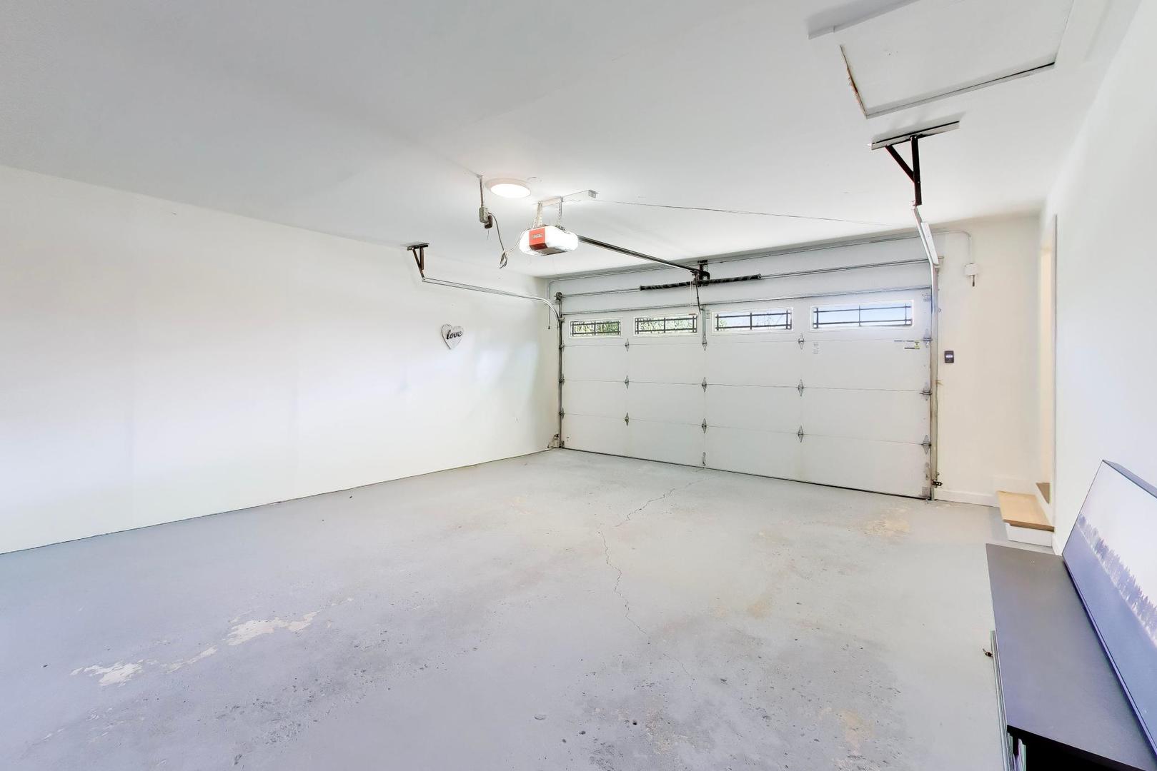 656 Jon Lane, Des Plaines, IL 60016