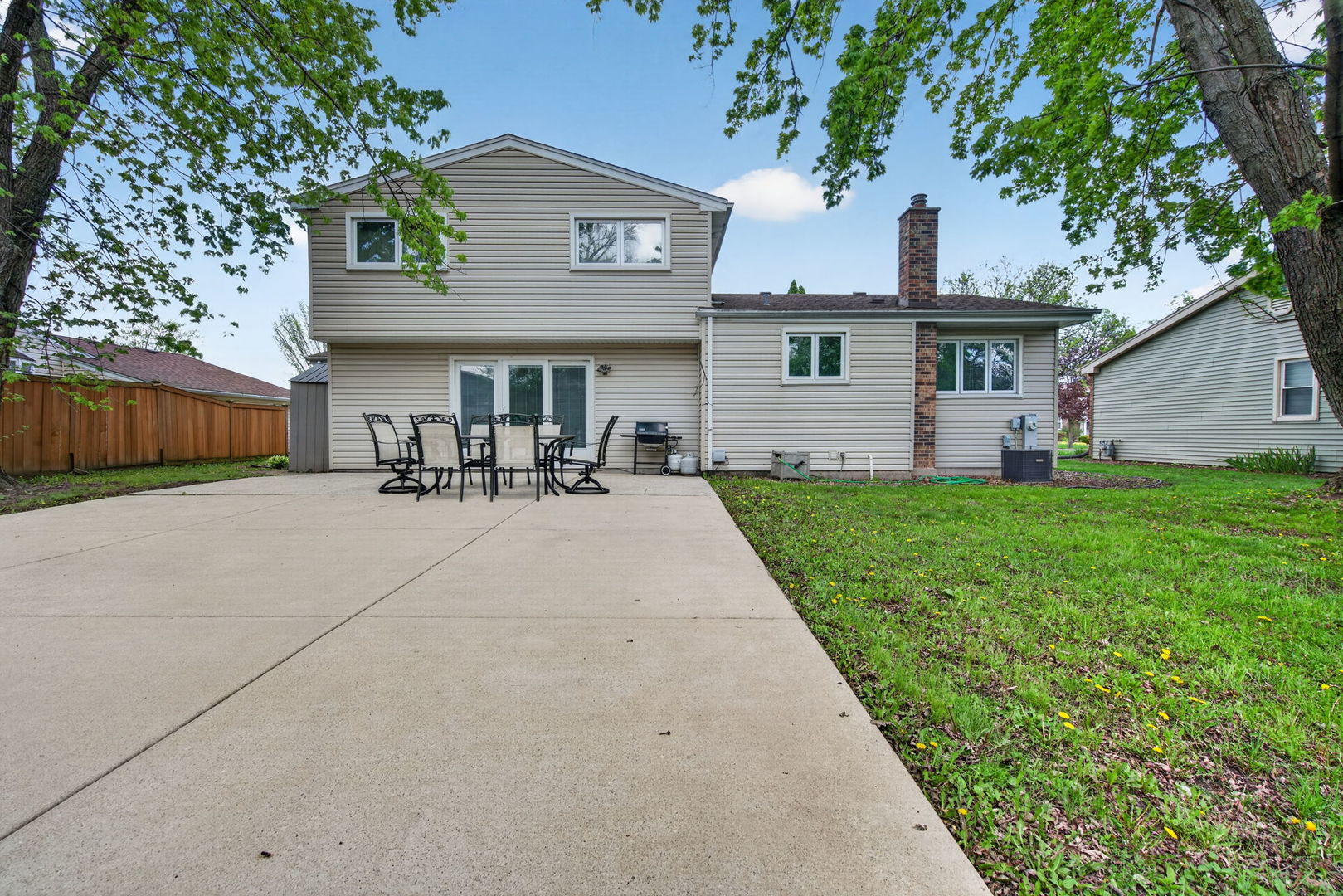 525 REVERE Avenue, Westmont, IL 60559