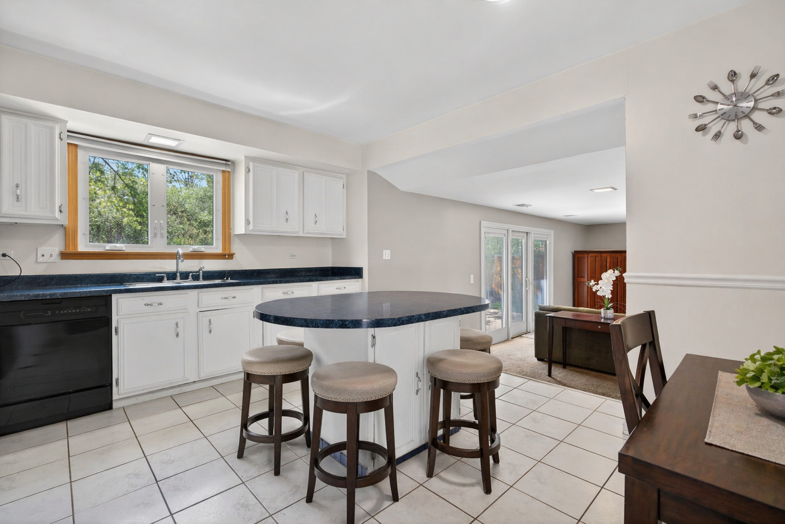 525 REVERE Avenue, Westmont, IL 60559