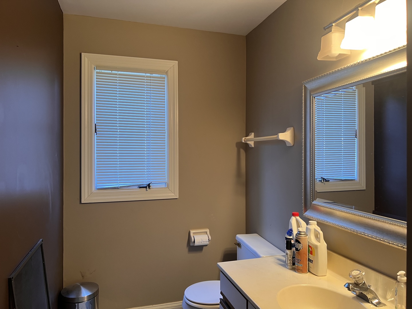 9848 S Beverly Avenue, Chicago, IL 60643