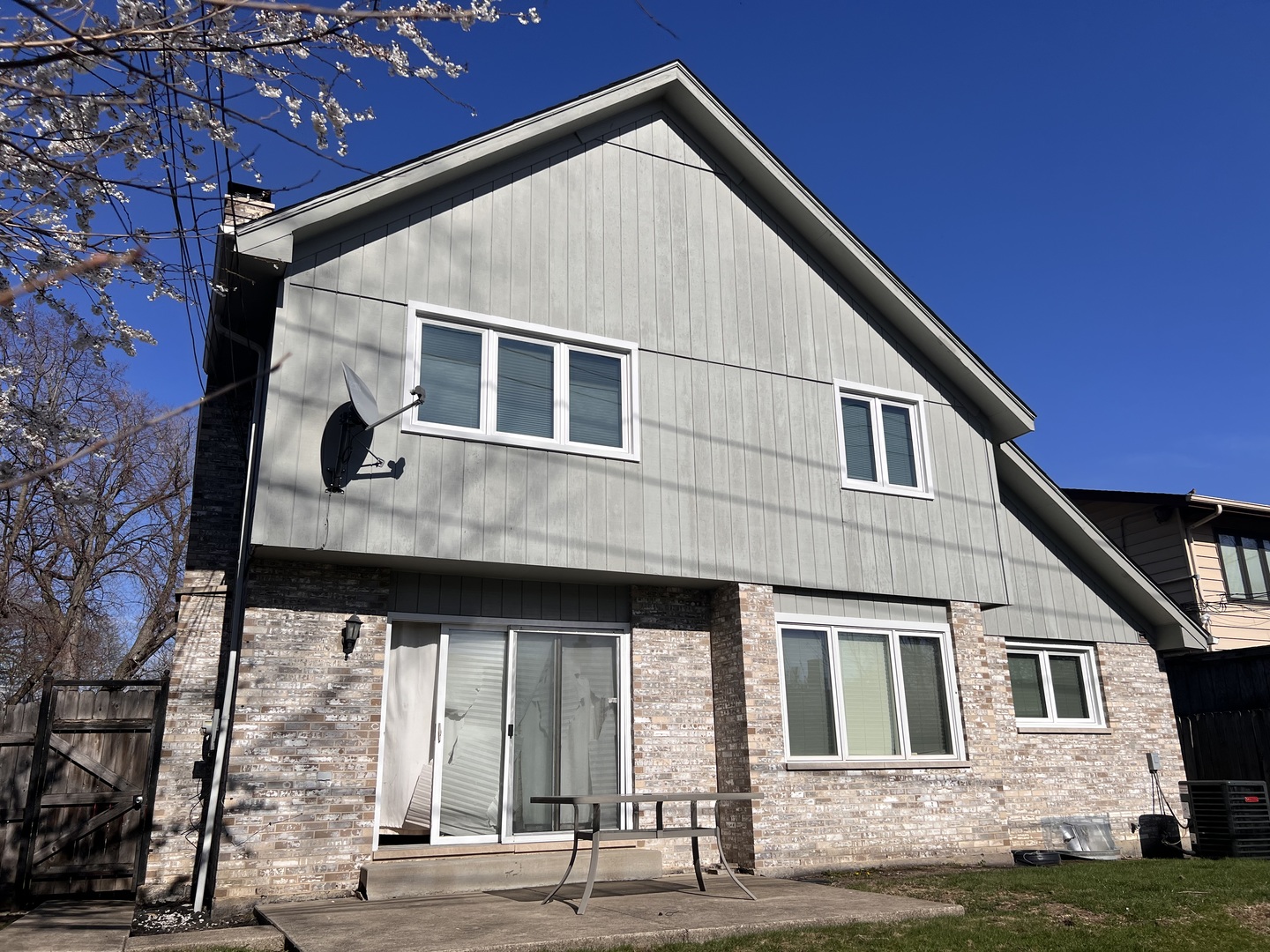 9848 S Beverly Avenue, Chicago, IL 60643