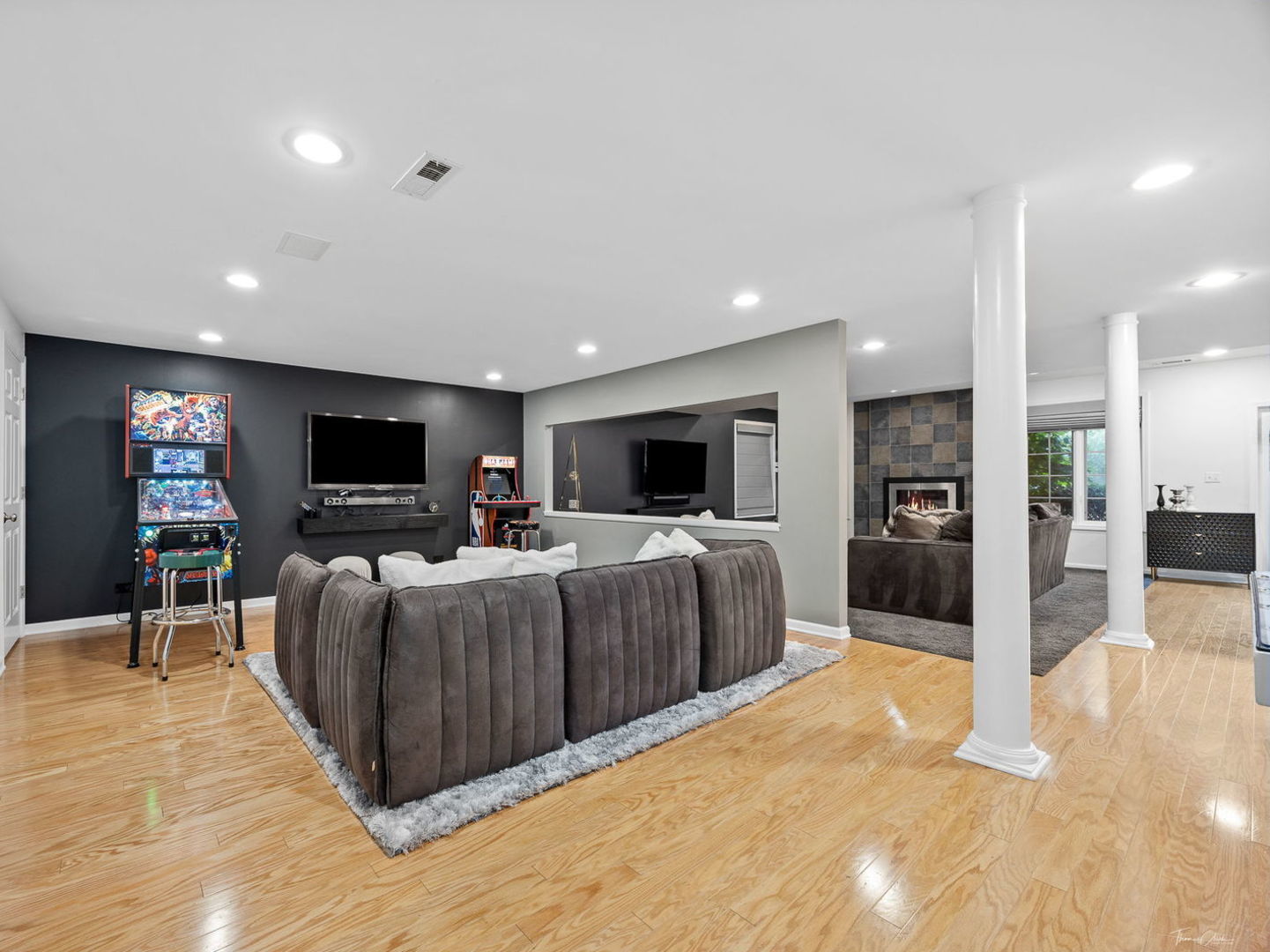 1950 Elmore Avenue, Downers Grove, IL 60515