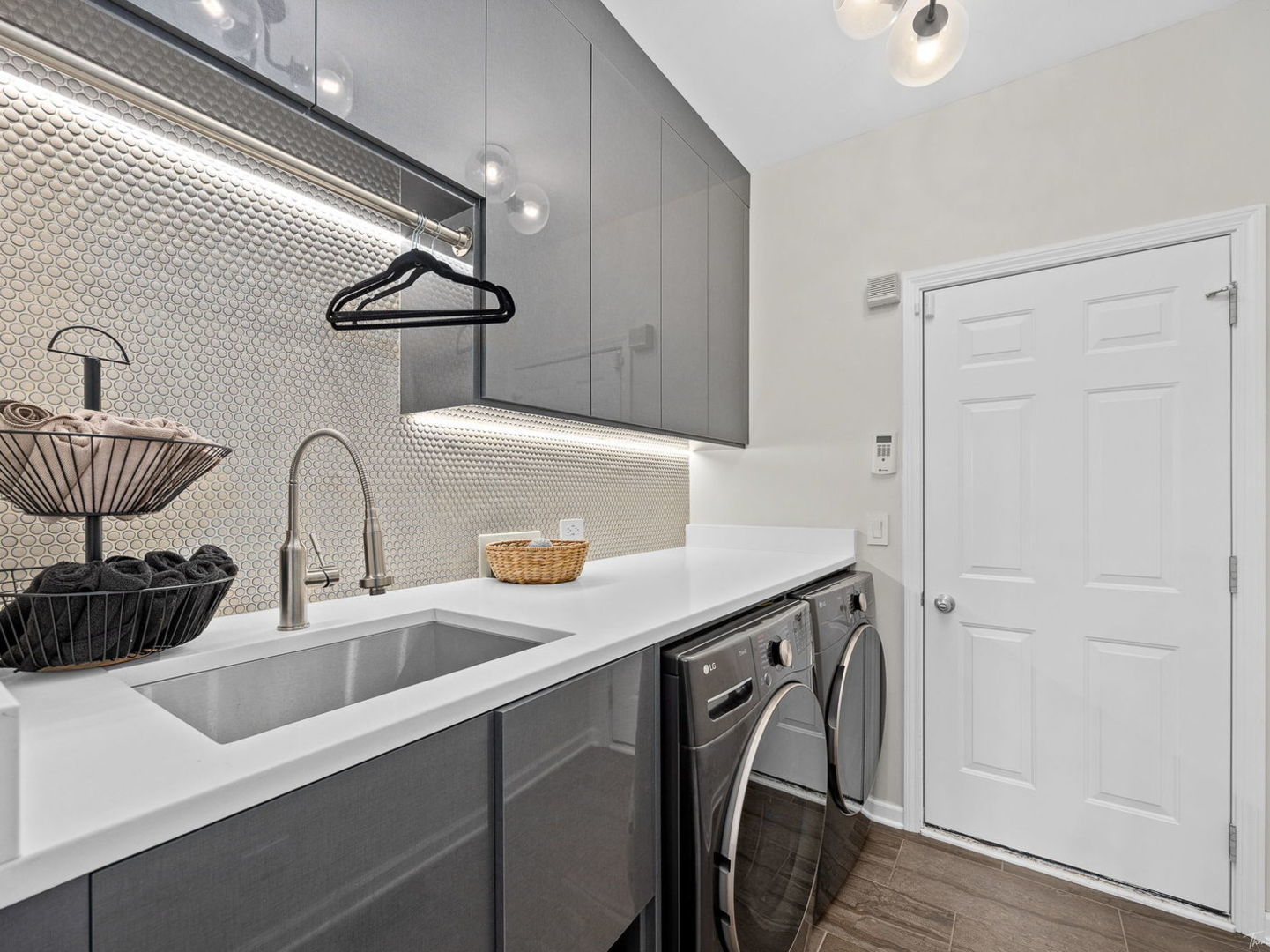 1950 Elmore Avenue, Downers Grove, IL 60515