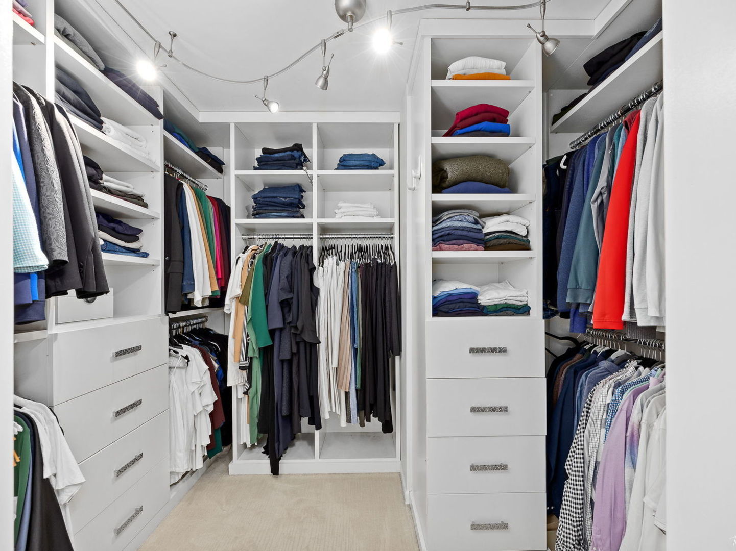 1950 Elmore Avenue, Downers Grove, IL 60515