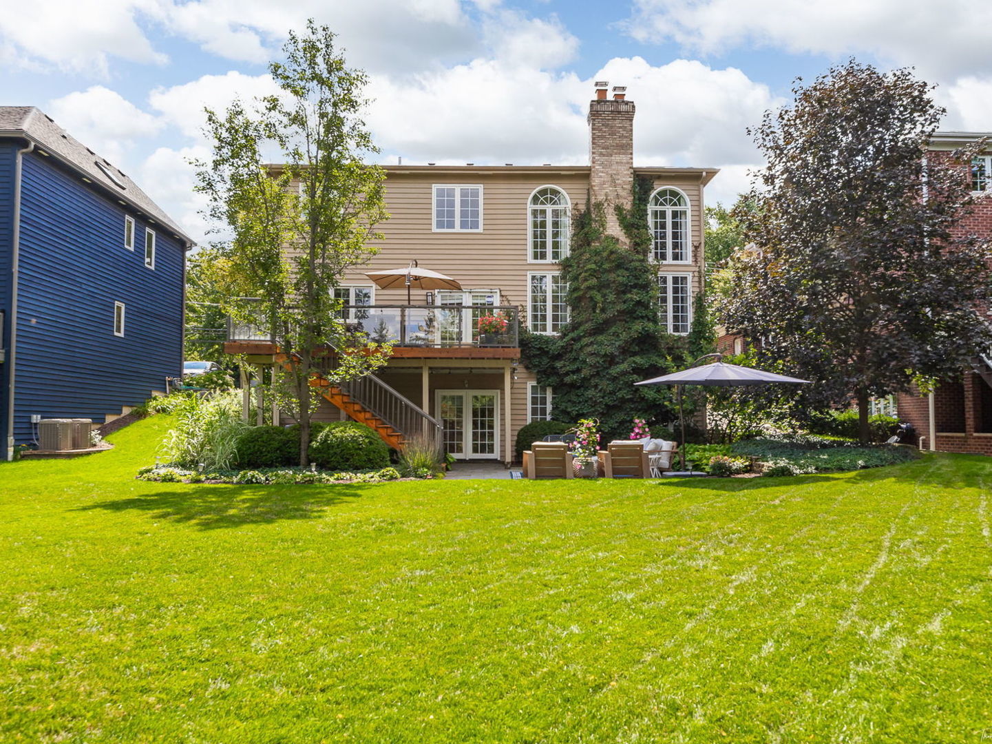 1950 Elmore Avenue, Downers Grove, IL 60515