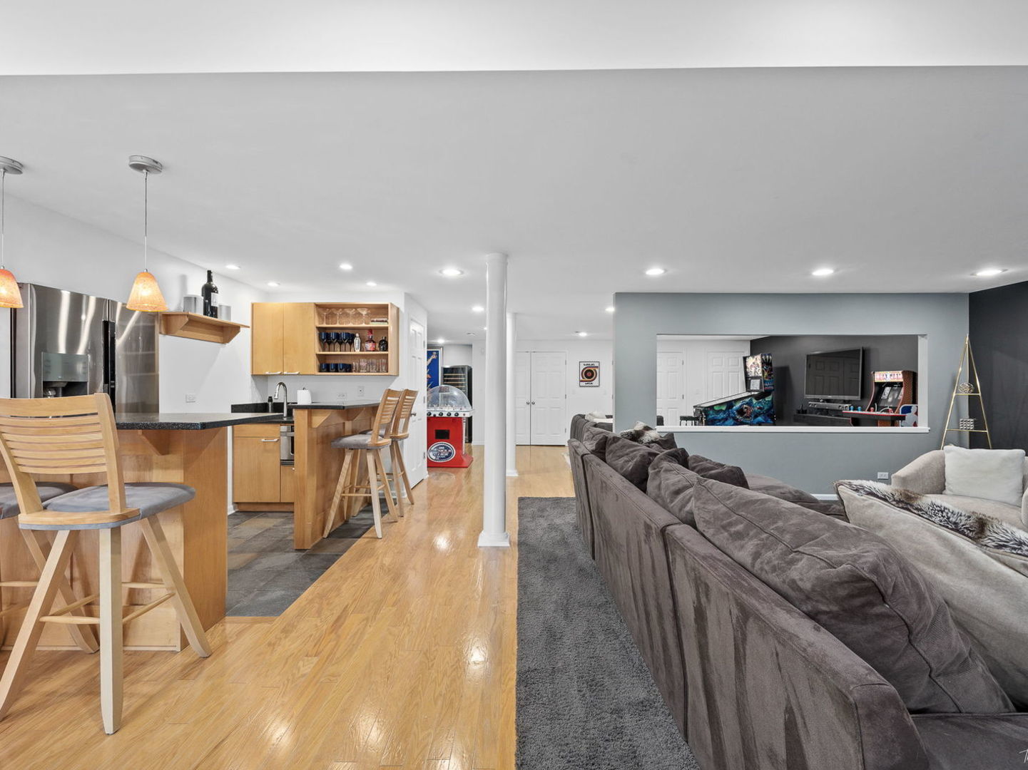 1950 Elmore Avenue, Downers Grove, IL 60515