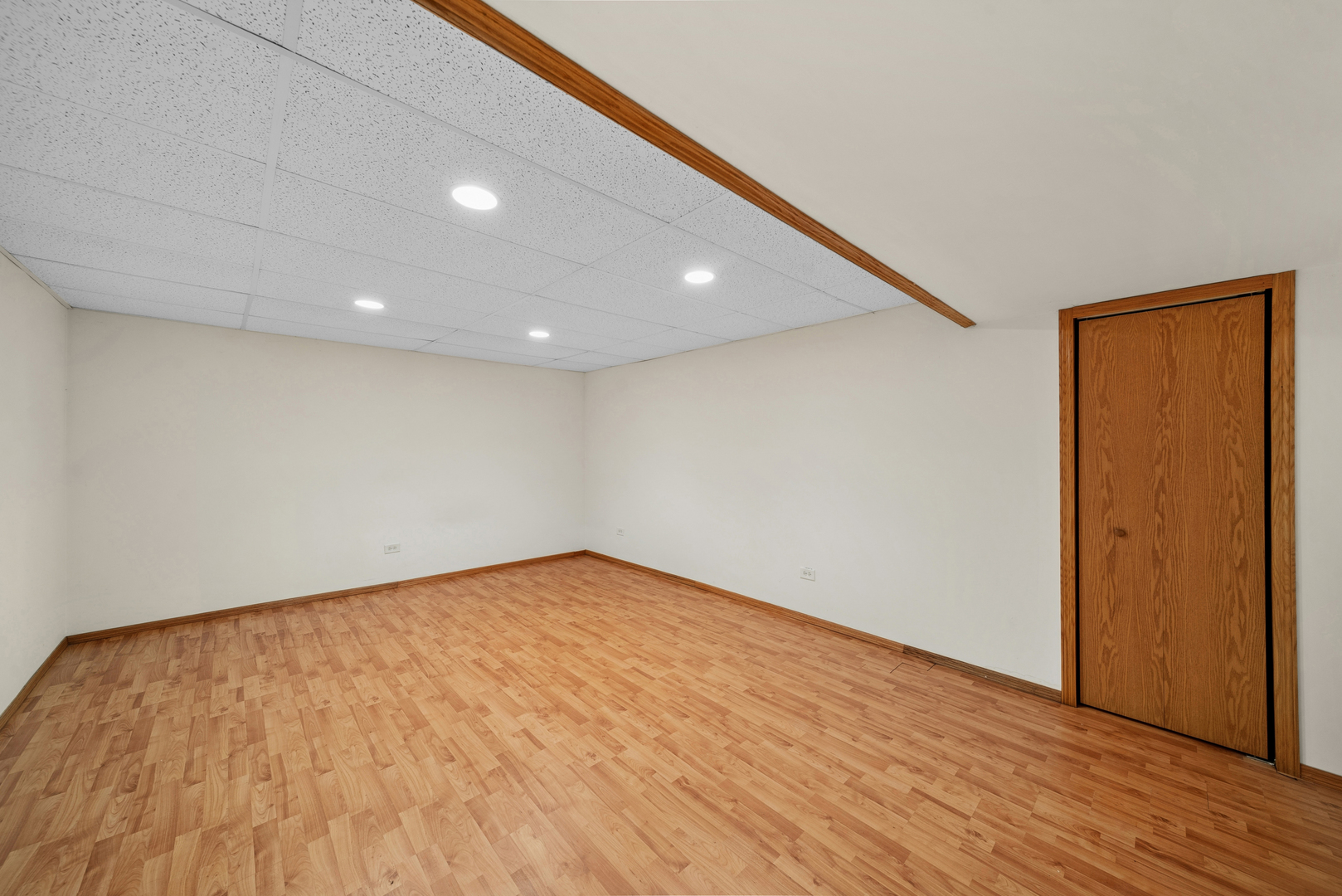 2216 Olde Mill Road, Plainfield, IL 60586