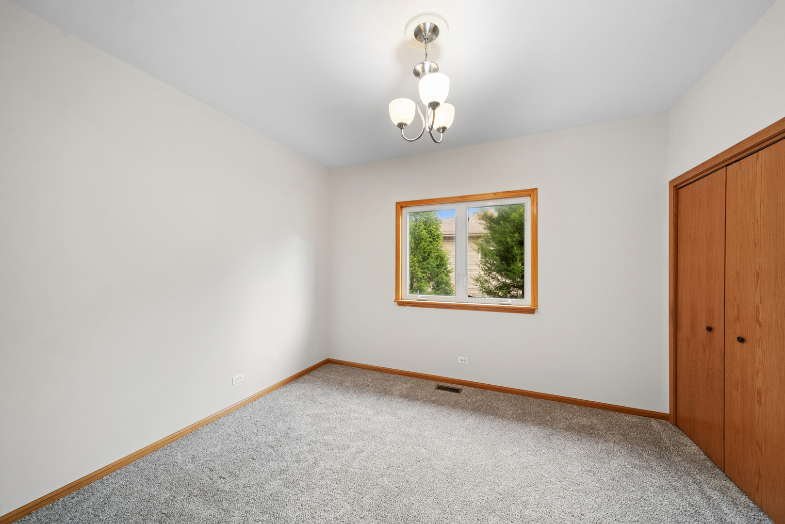 2216 Olde Mill Road, Plainfield, IL 60586