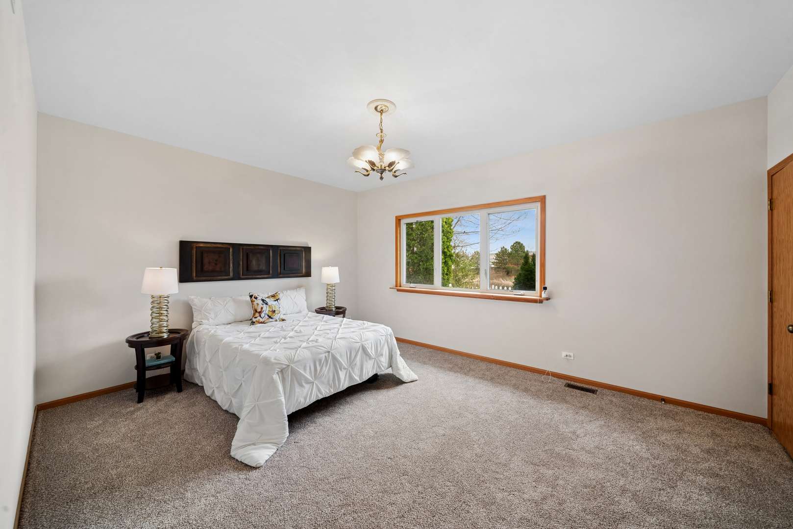 2216 Olde Mill Road, Plainfield, IL 60586