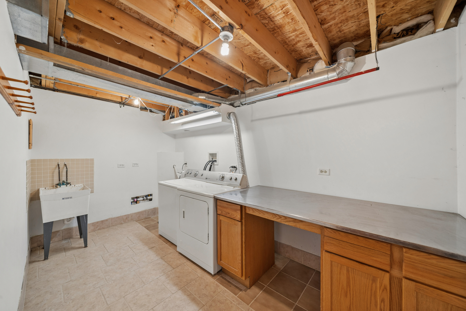 2216 Olde Mill Road, Plainfield, IL 60586