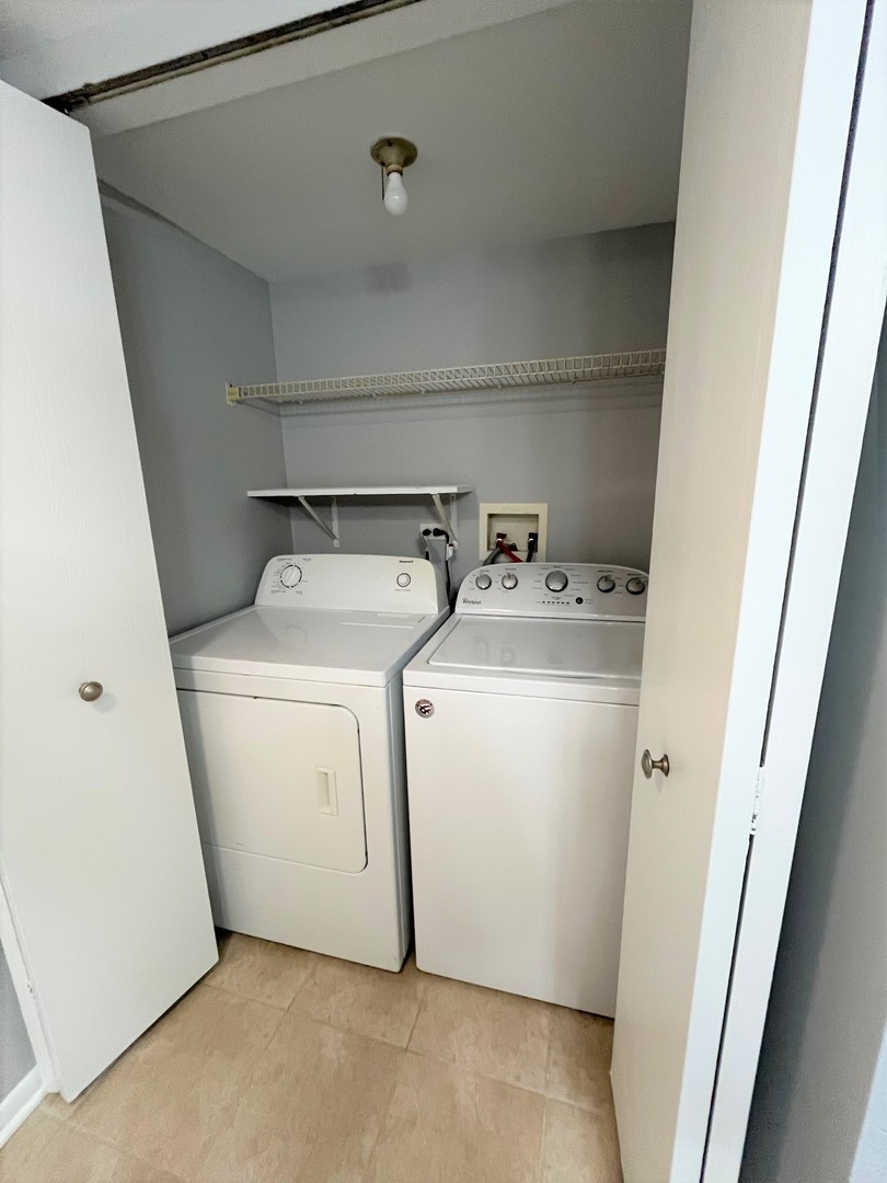 1504 W Jefferson Avenue #D, Naperville, IL 60540