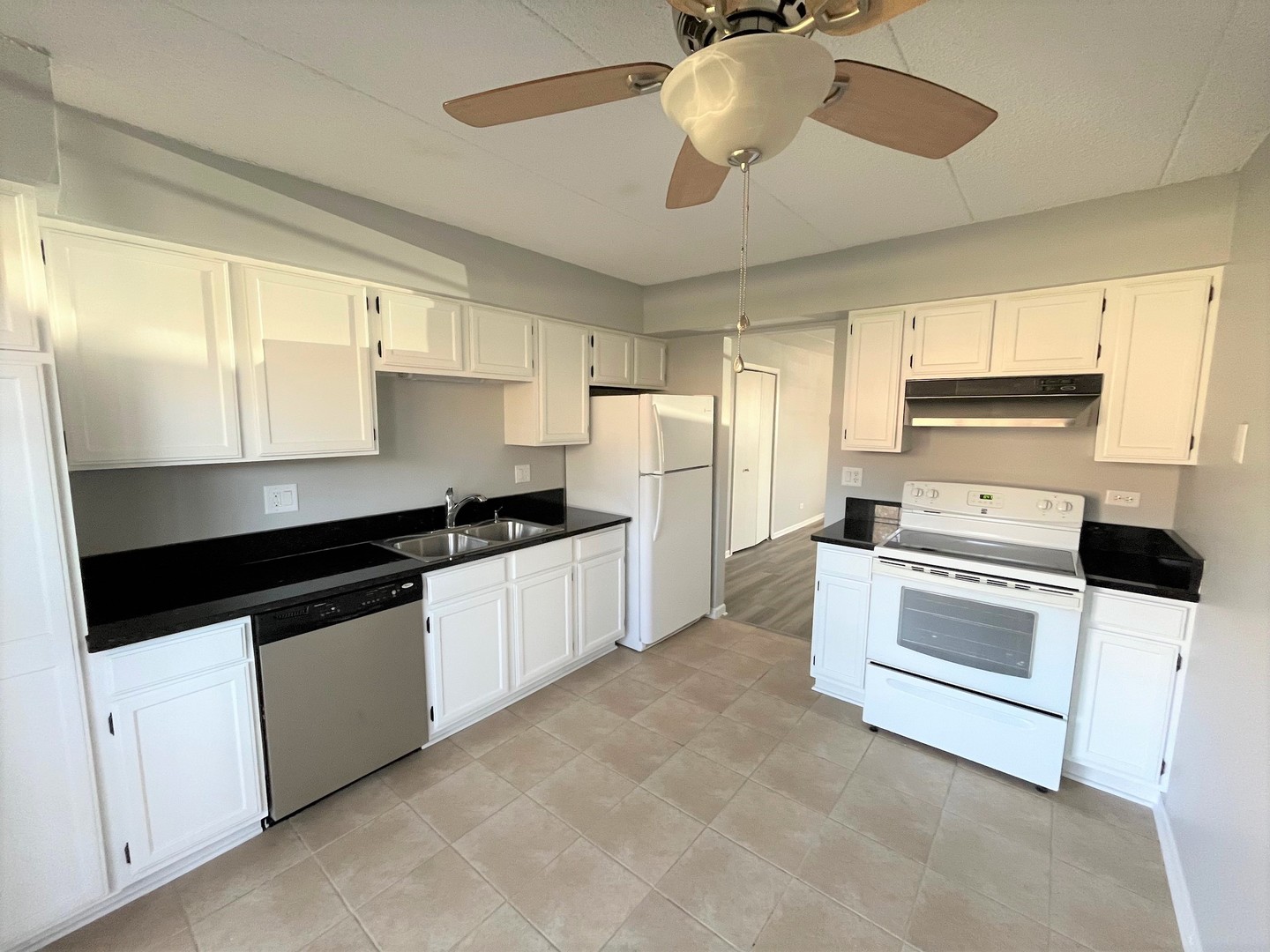 1504 W Jefferson Avenue #D, Naperville, IL 60540