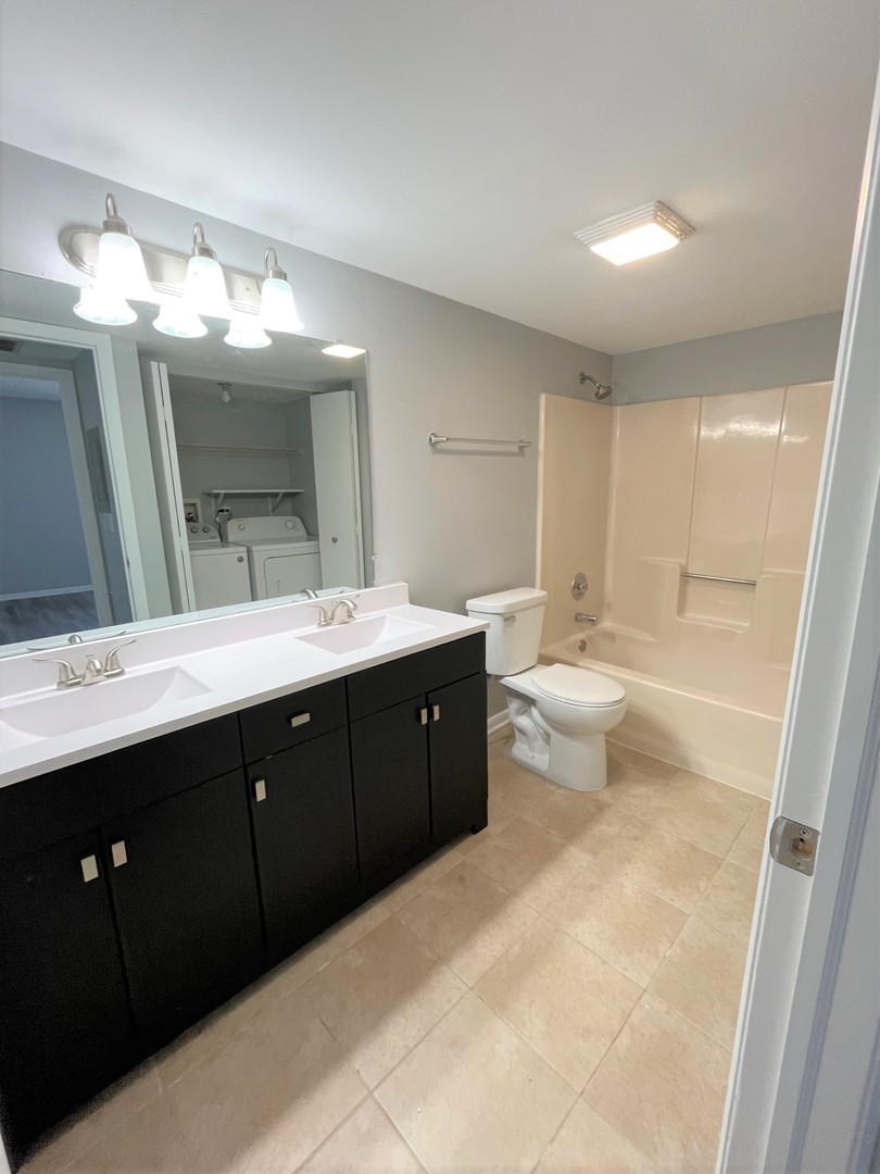 1504 W Jefferson Avenue #D, Naperville, IL 60540