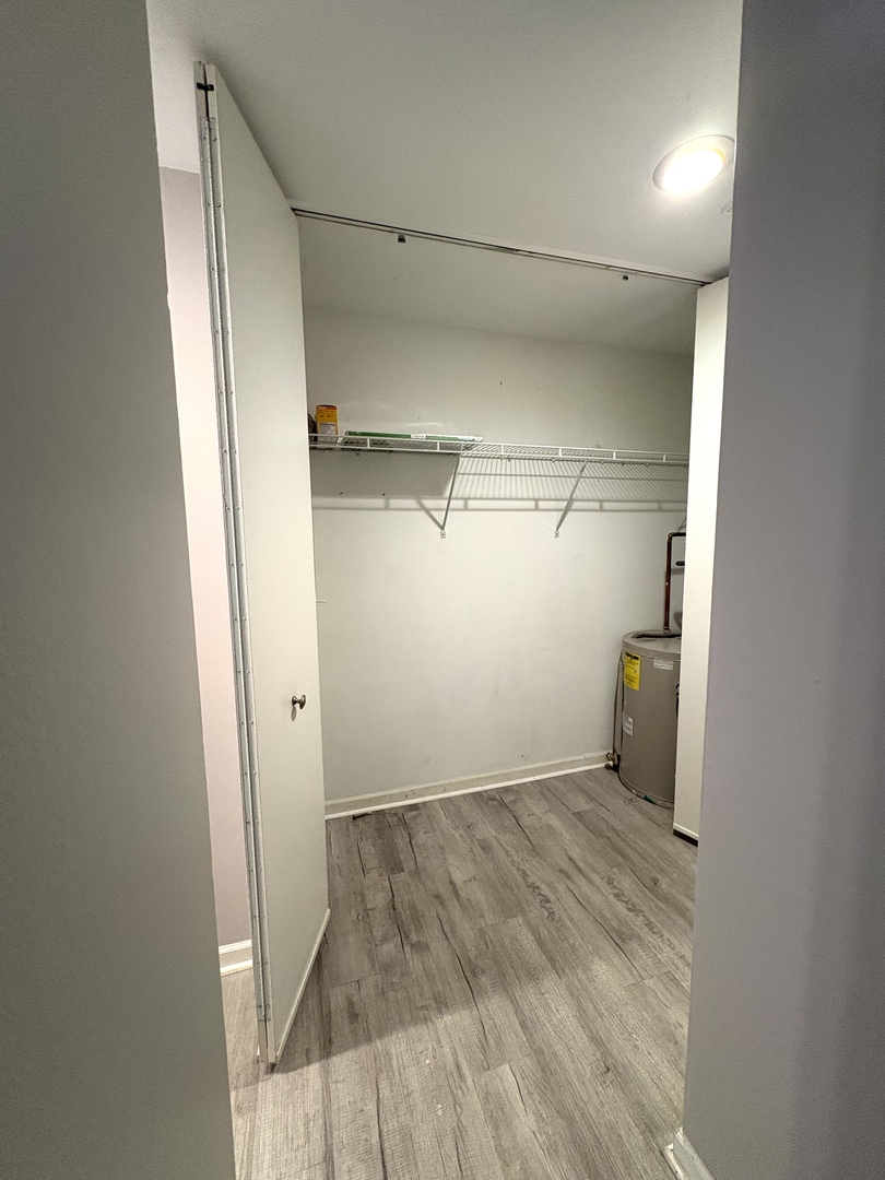 6010 Oakwood Drive #1H, Lisle, IL 60532