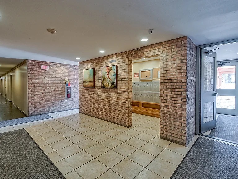 6010 Oakwood Drive #1H, Lisle, IL 60532