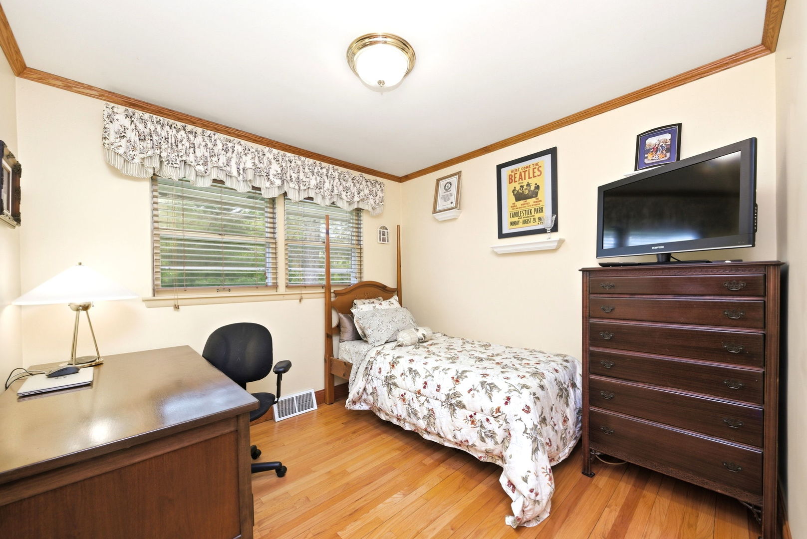 3934 Elm Street, Downers Grove, IL 60515