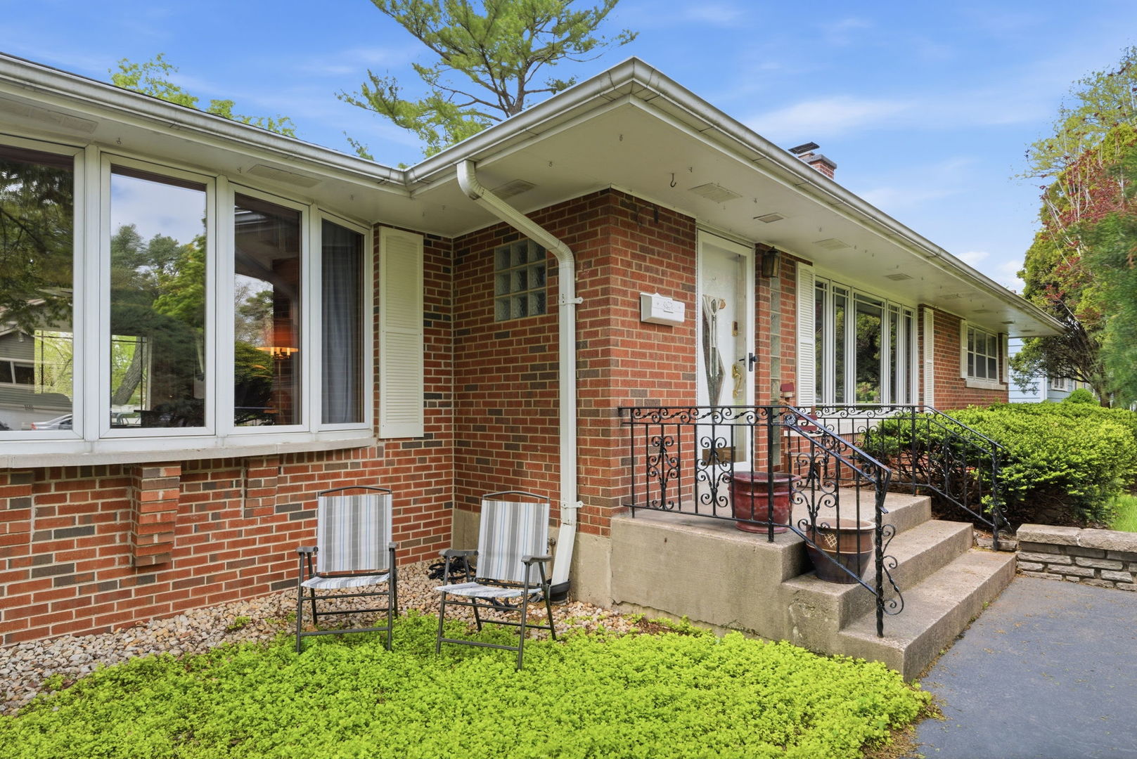 3934 Elm Street, Downers Grove, IL 60515