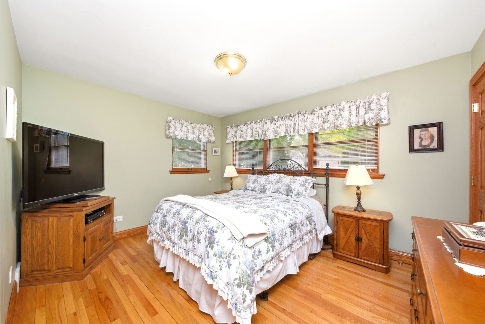 3934 Elm Street, Downers Grove, IL 60515