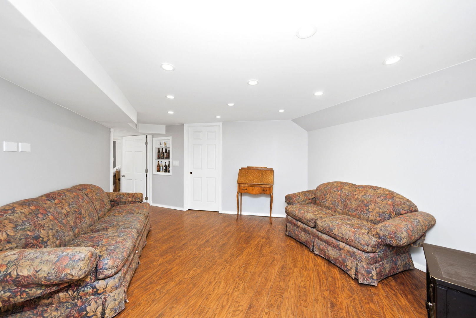 3934 Elm Street, Downers Grove, IL 60515