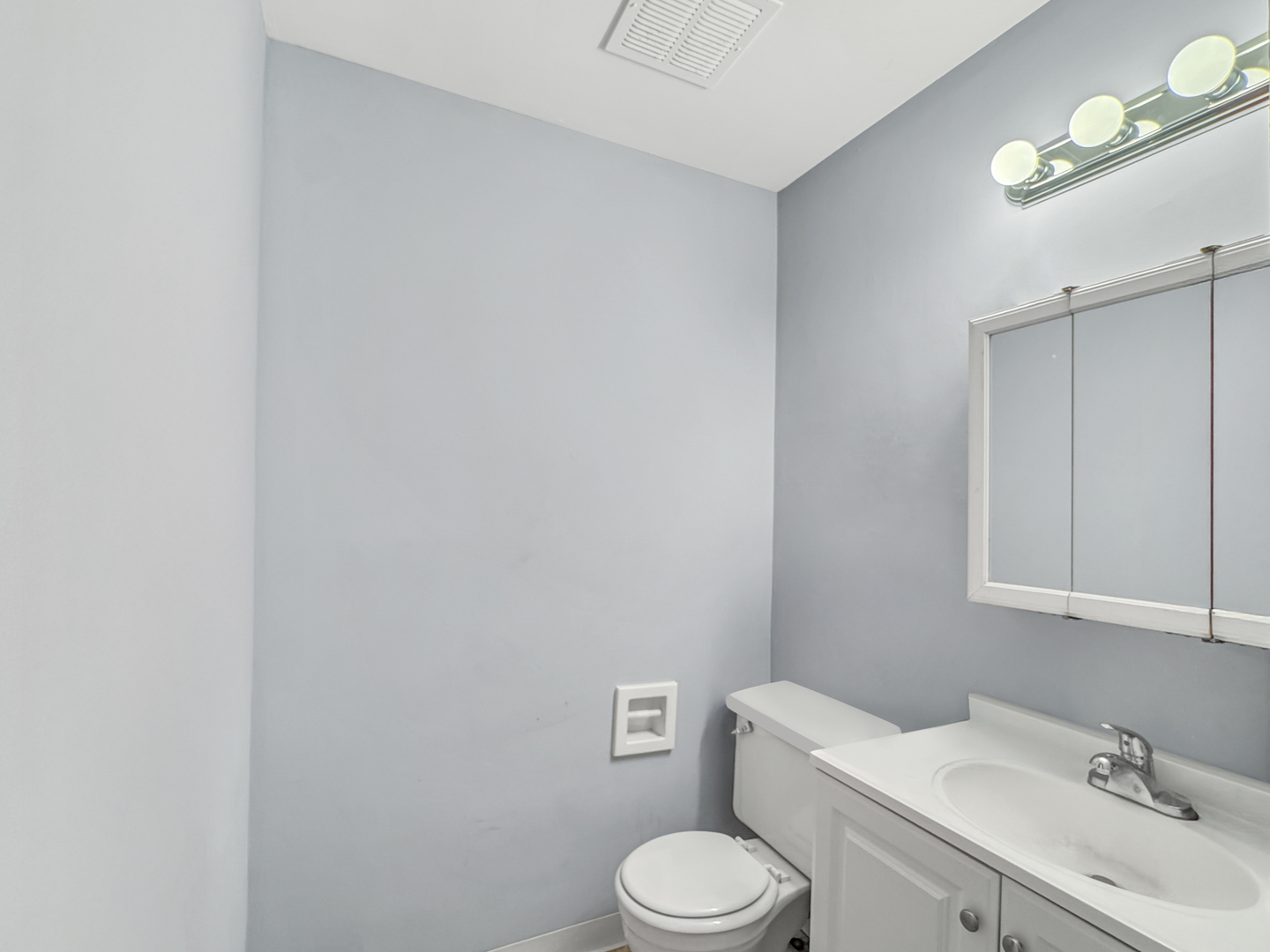 191 N Waters Edge Drive #101, Glendale Heights, IL 60139