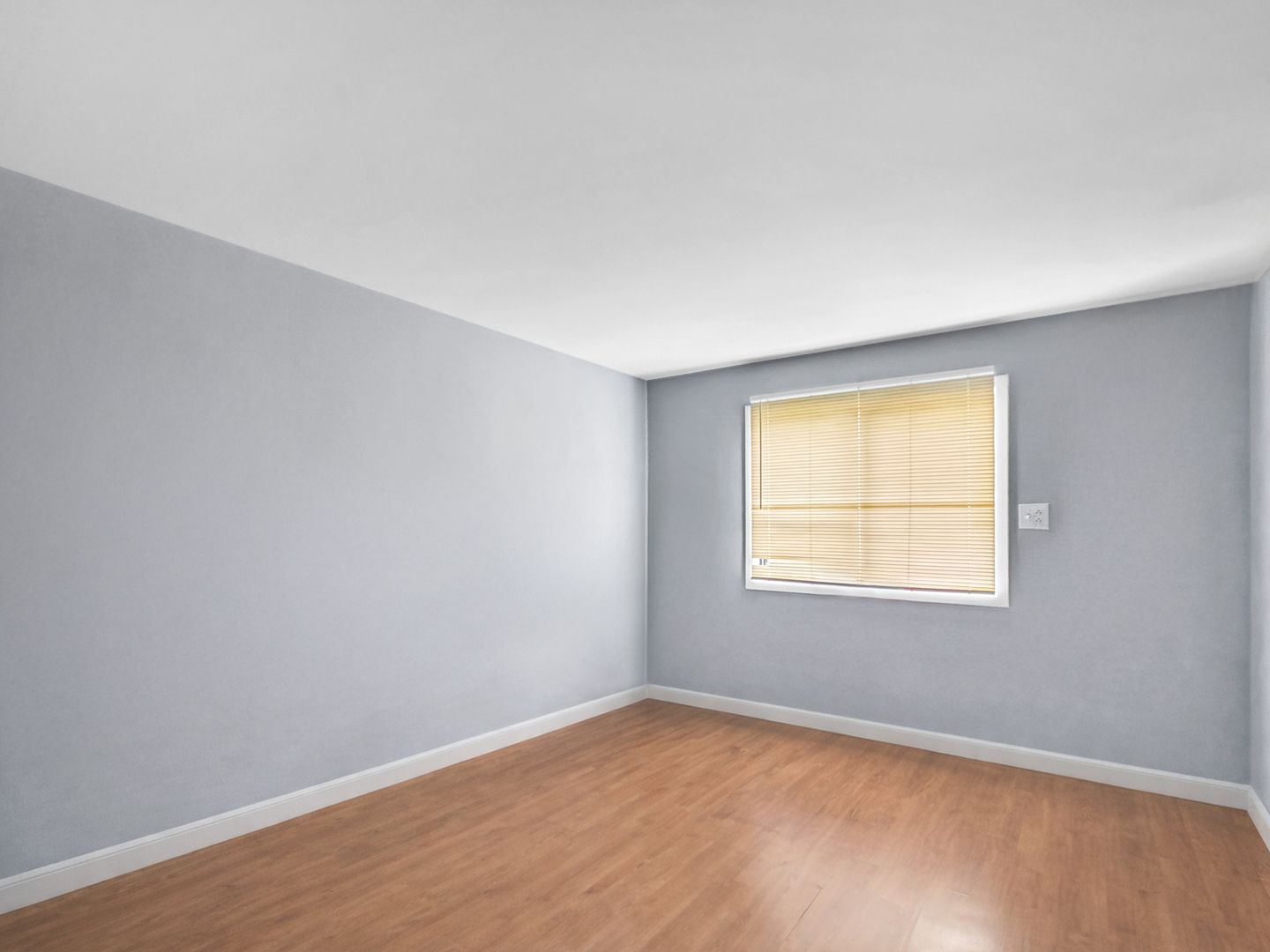 191 N Waters Edge Drive #101, Glendale Heights, IL 60139