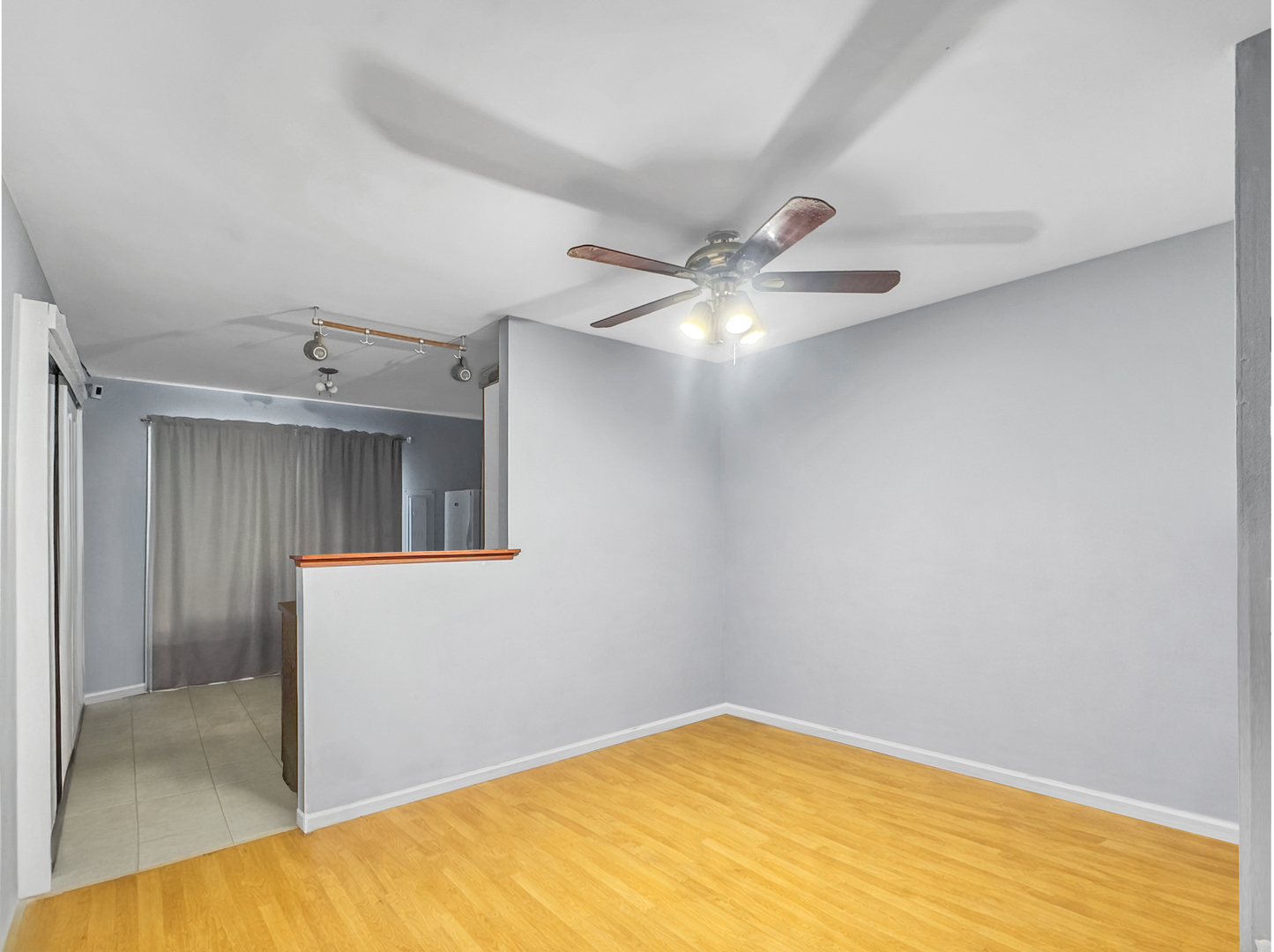 191 N Waters Edge Drive #101, Glendale Heights, IL 60139