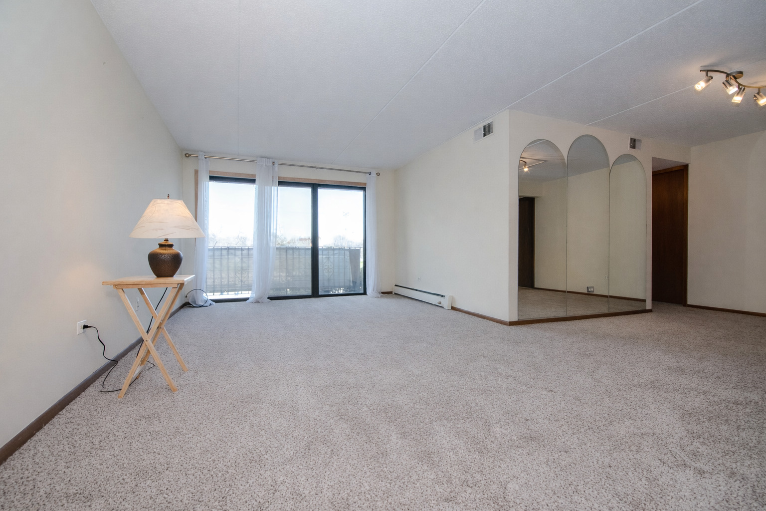 5447 W Lawrence Avenue #203, Chicago, IL 60630