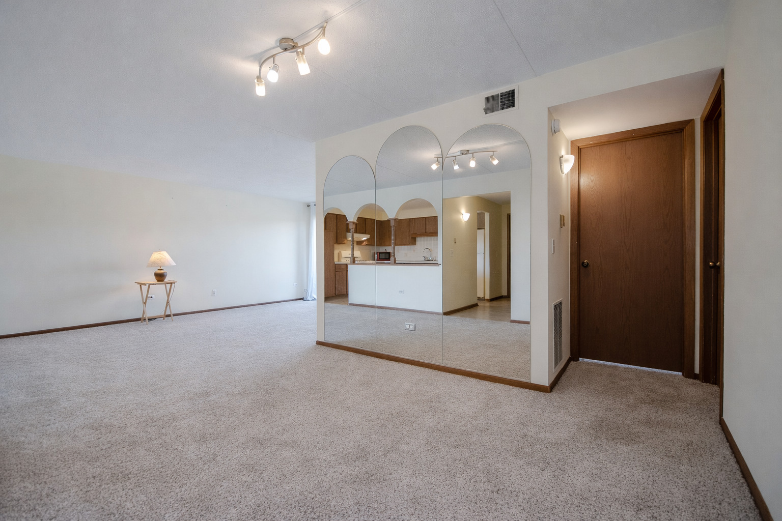 5447 W Lawrence Avenue #203, Chicago, IL 60630