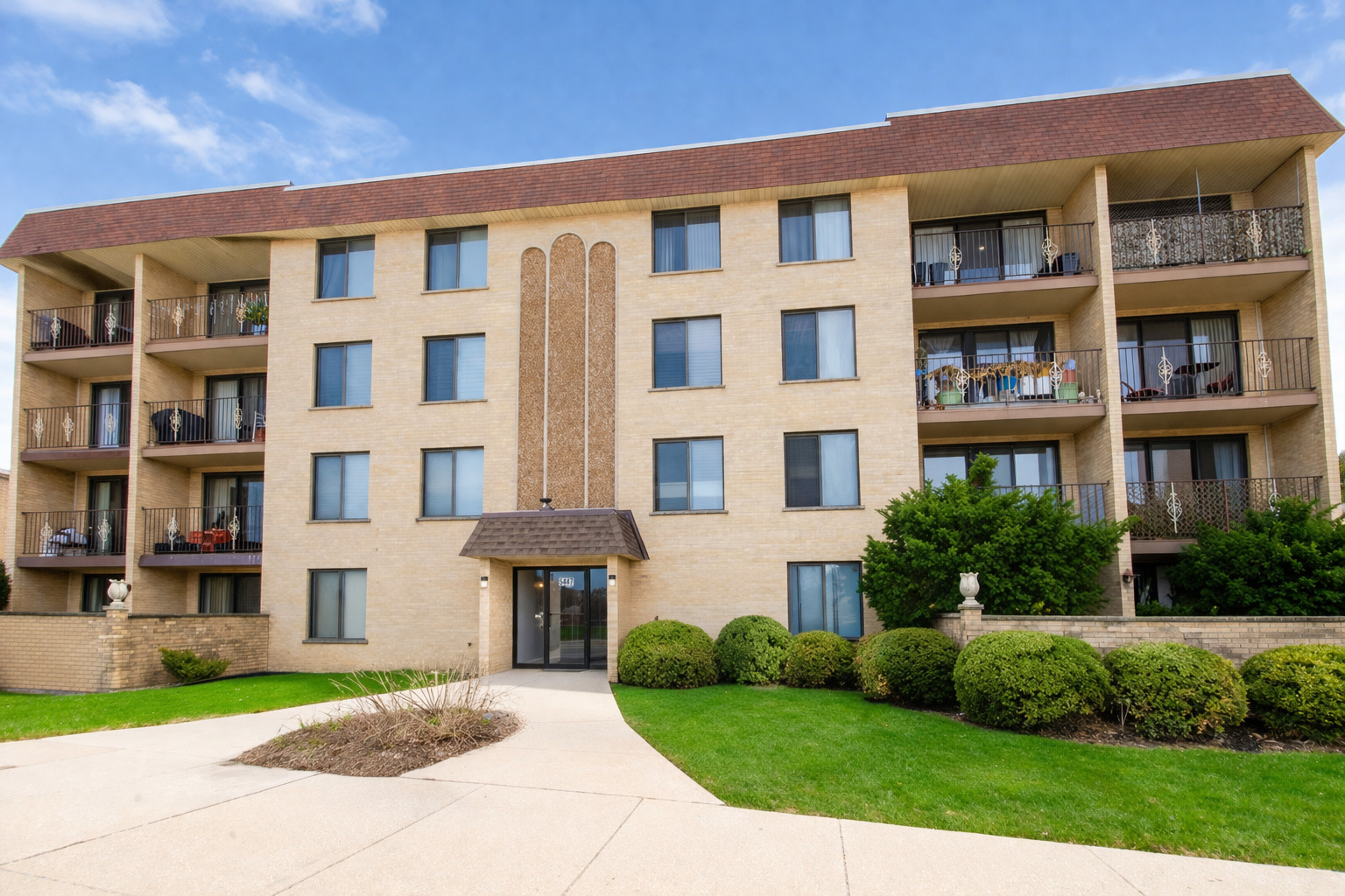 5447 W Lawrence Avenue #203, Chicago, IL 60630