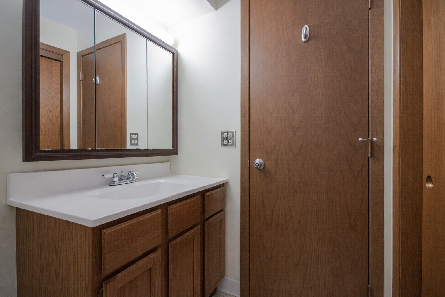 5447 W Lawrence Avenue #203, Chicago, IL 60630