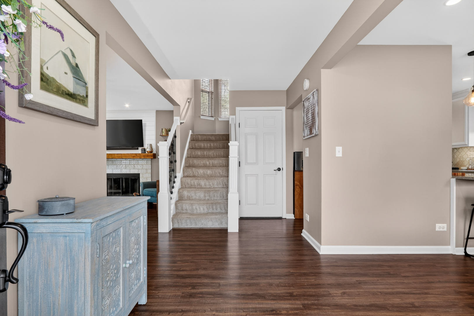 231 Lenox Court, Grayslake, IL 60030