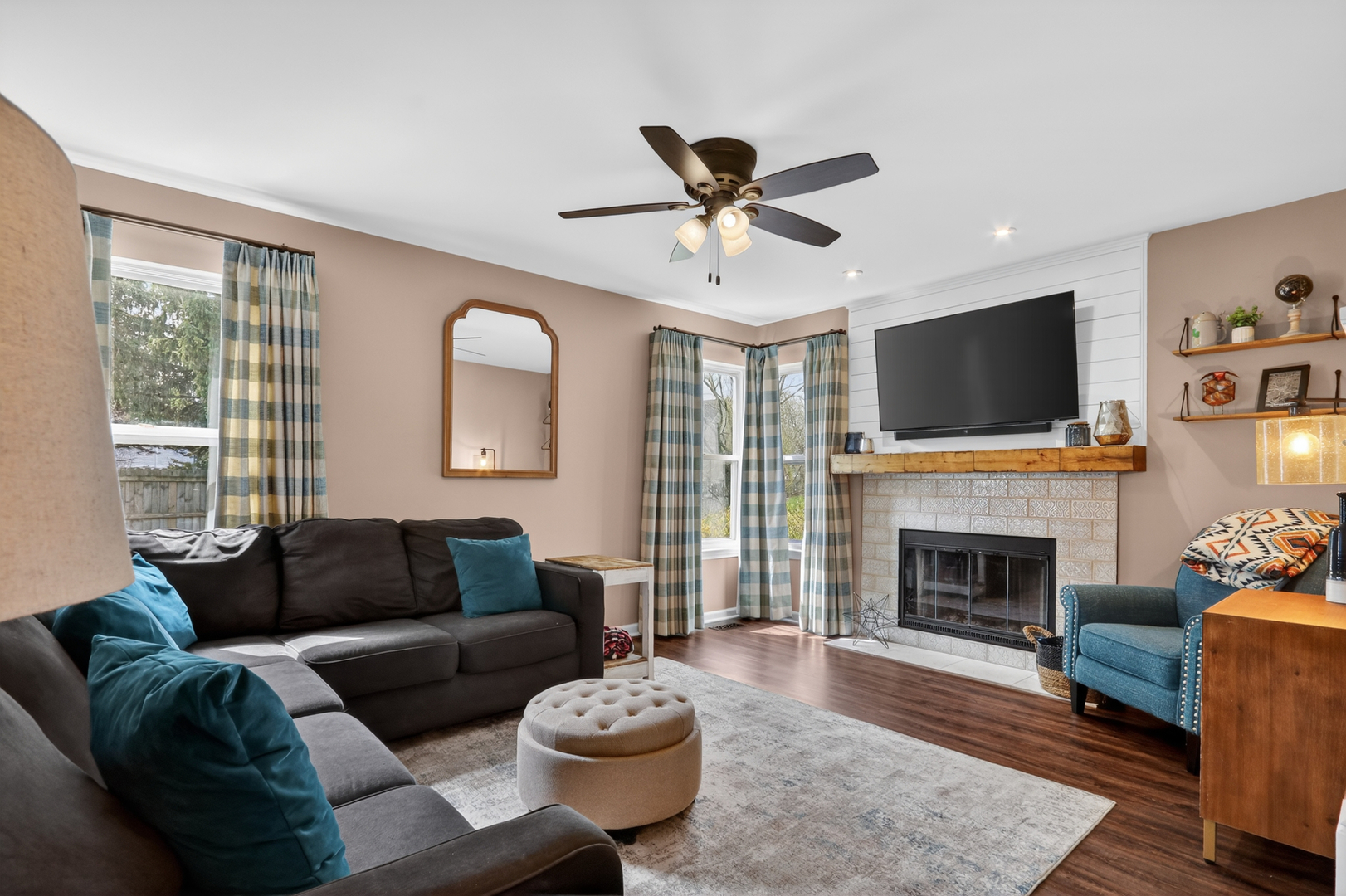 231 Lenox Court, Grayslake, IL 60030